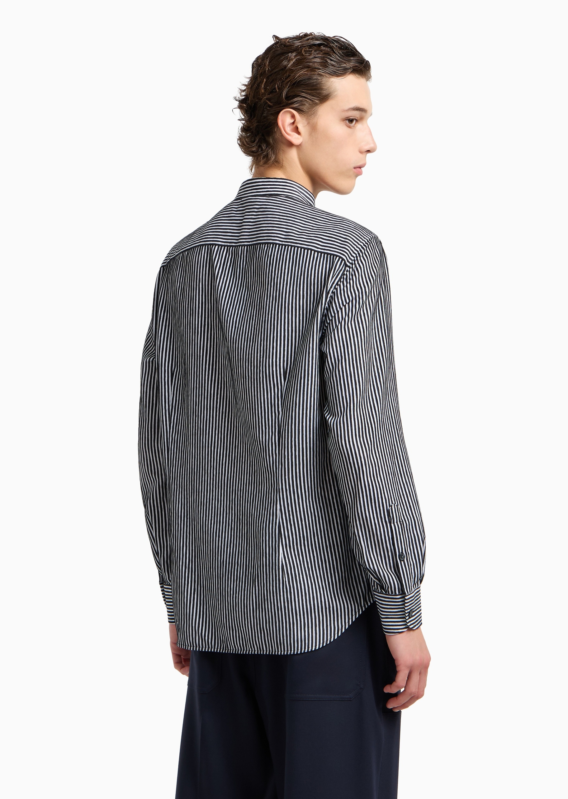 Emporio Armani 男士长袖小立领竖条纹纽扣门襟衬衫