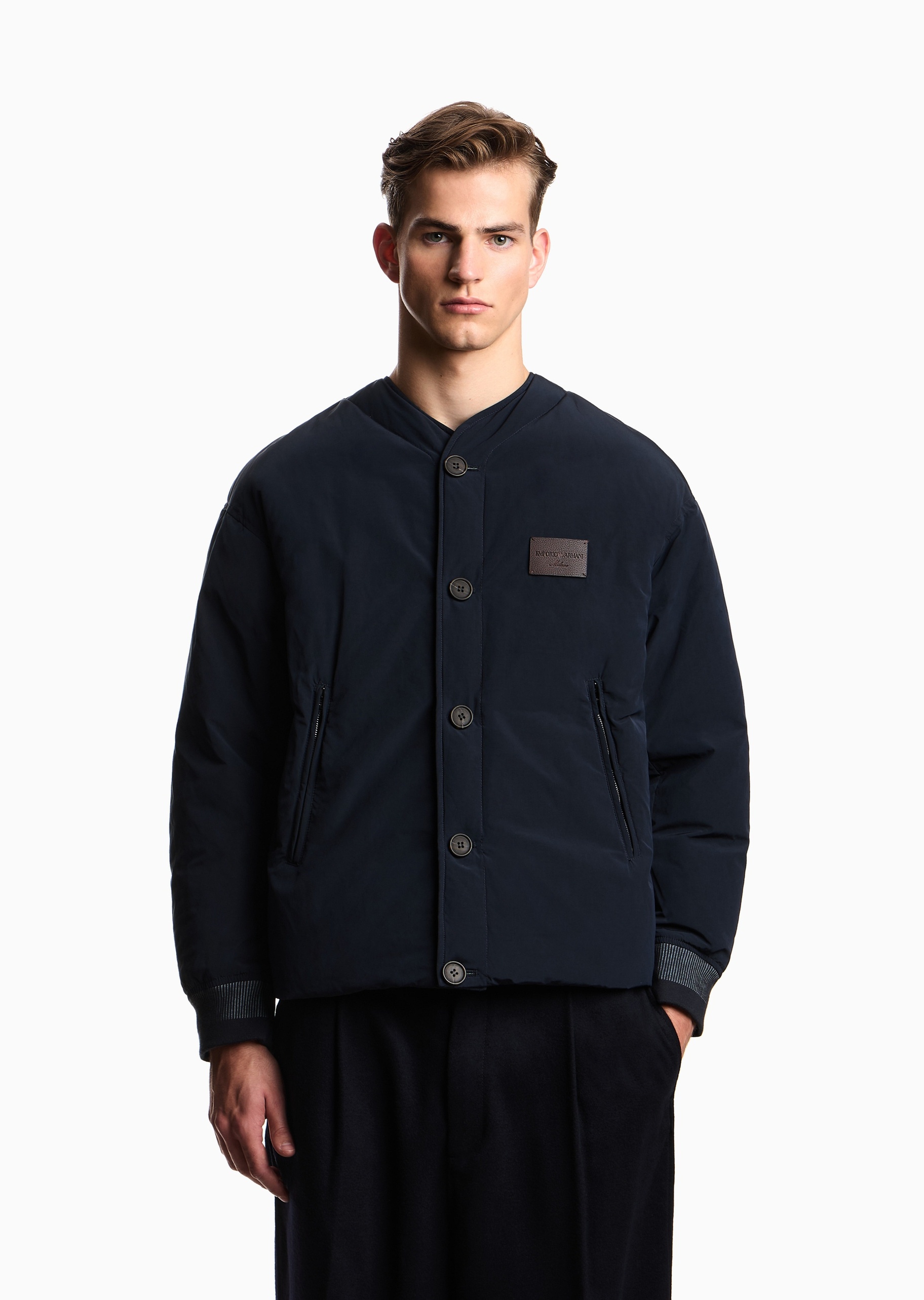 Emporio Armani 男士短款纽扣门襟休闲通勤羽绒服