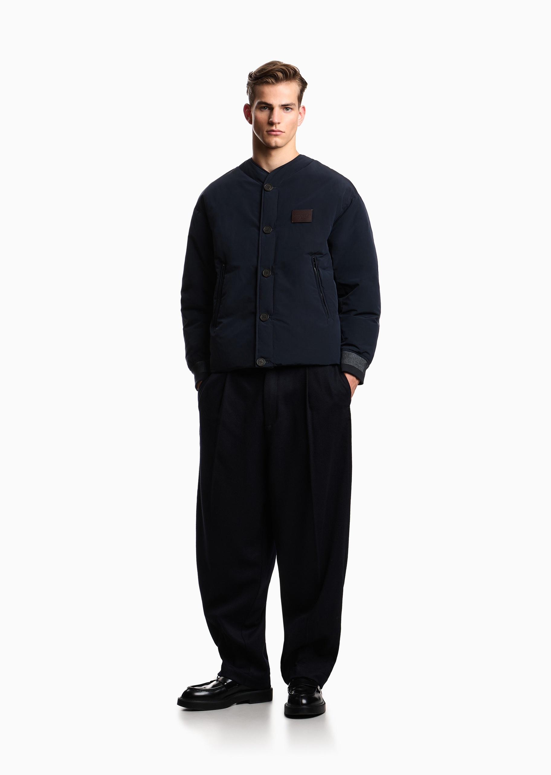 Emporio Armani 男士短款纽扣门襟休闲通勤羽绒服