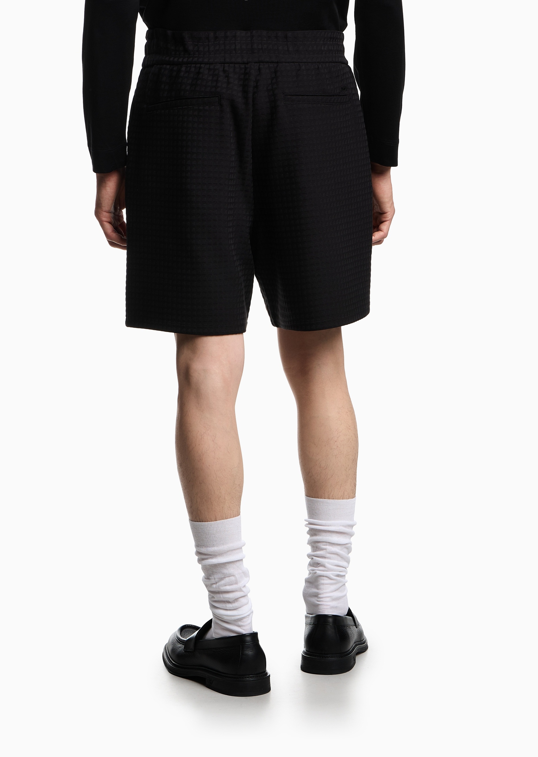 Emporio Armani 男士宽松直筒通体提花百慕大短裤