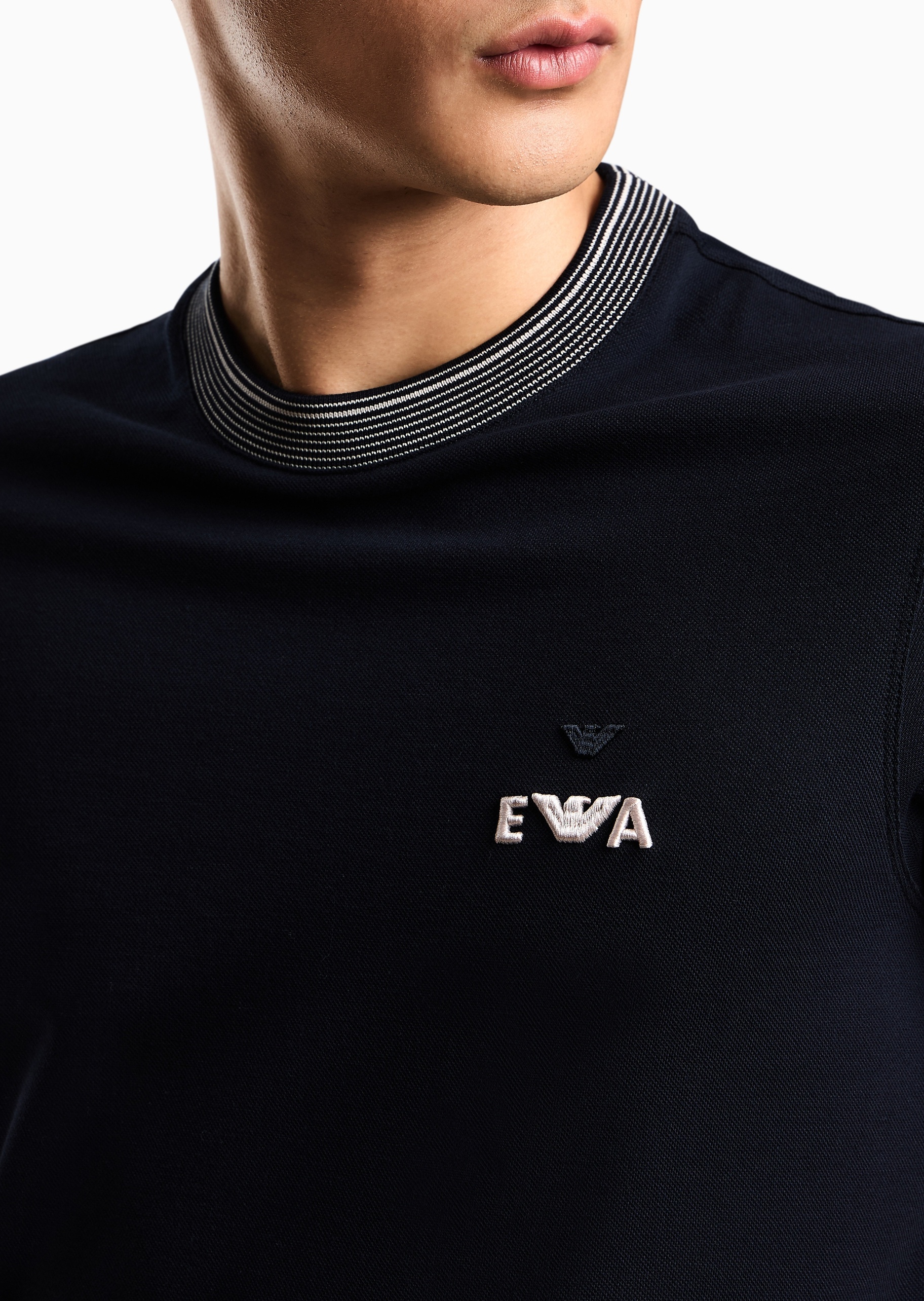 Emporio Armani 男士珠地全棉合身短袖圆领刺绣T恤衫