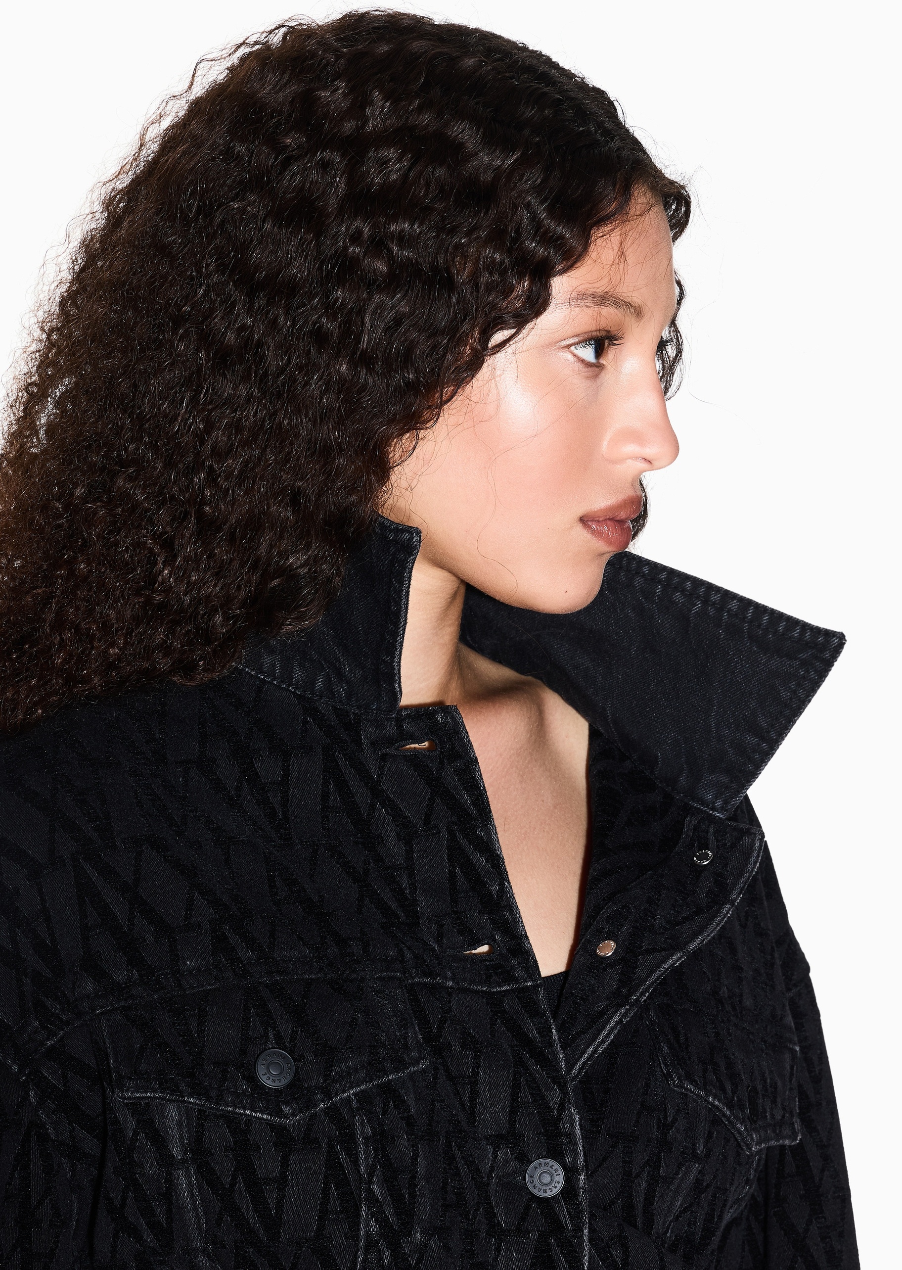 ARMANI EXCHANGE 女士短款衬衫领字母提花牛仔夹克