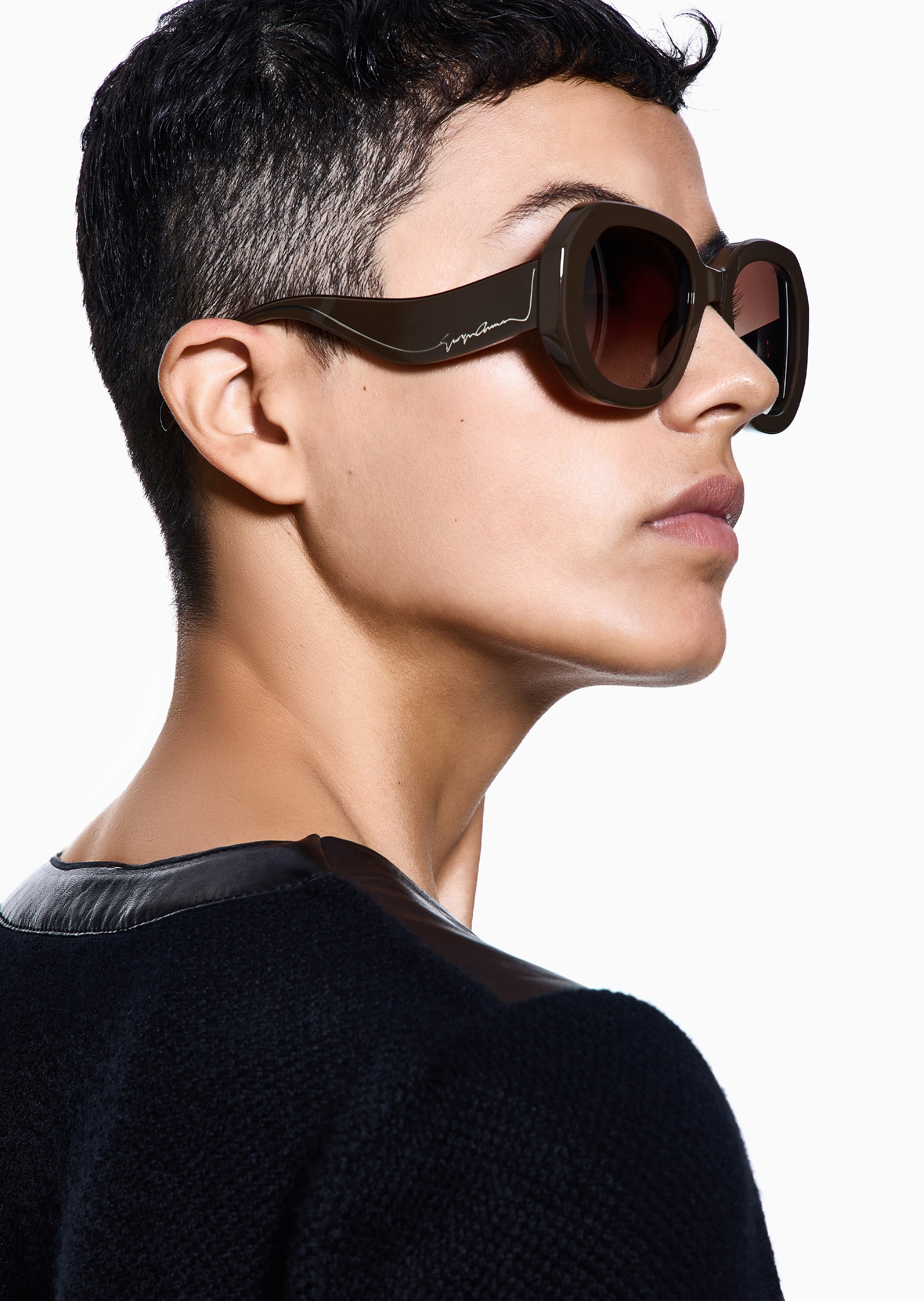 Giorgio Armani 女士方形粗框波浪镜腿遮阳太阳眼镜