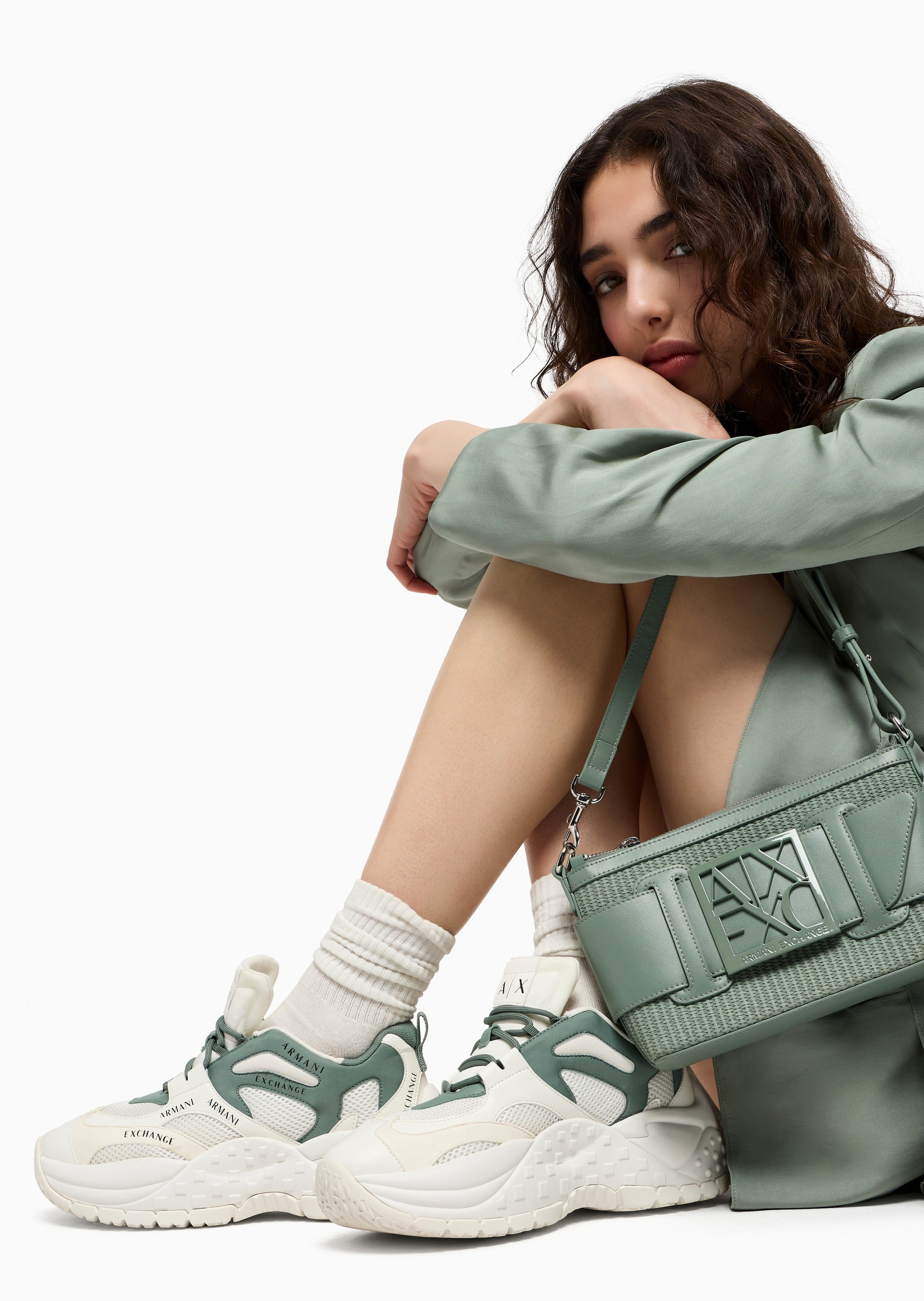 ARMANI EXCHANGE 女士系带低帮厚底老爹网布拼接休闲运动鞋
