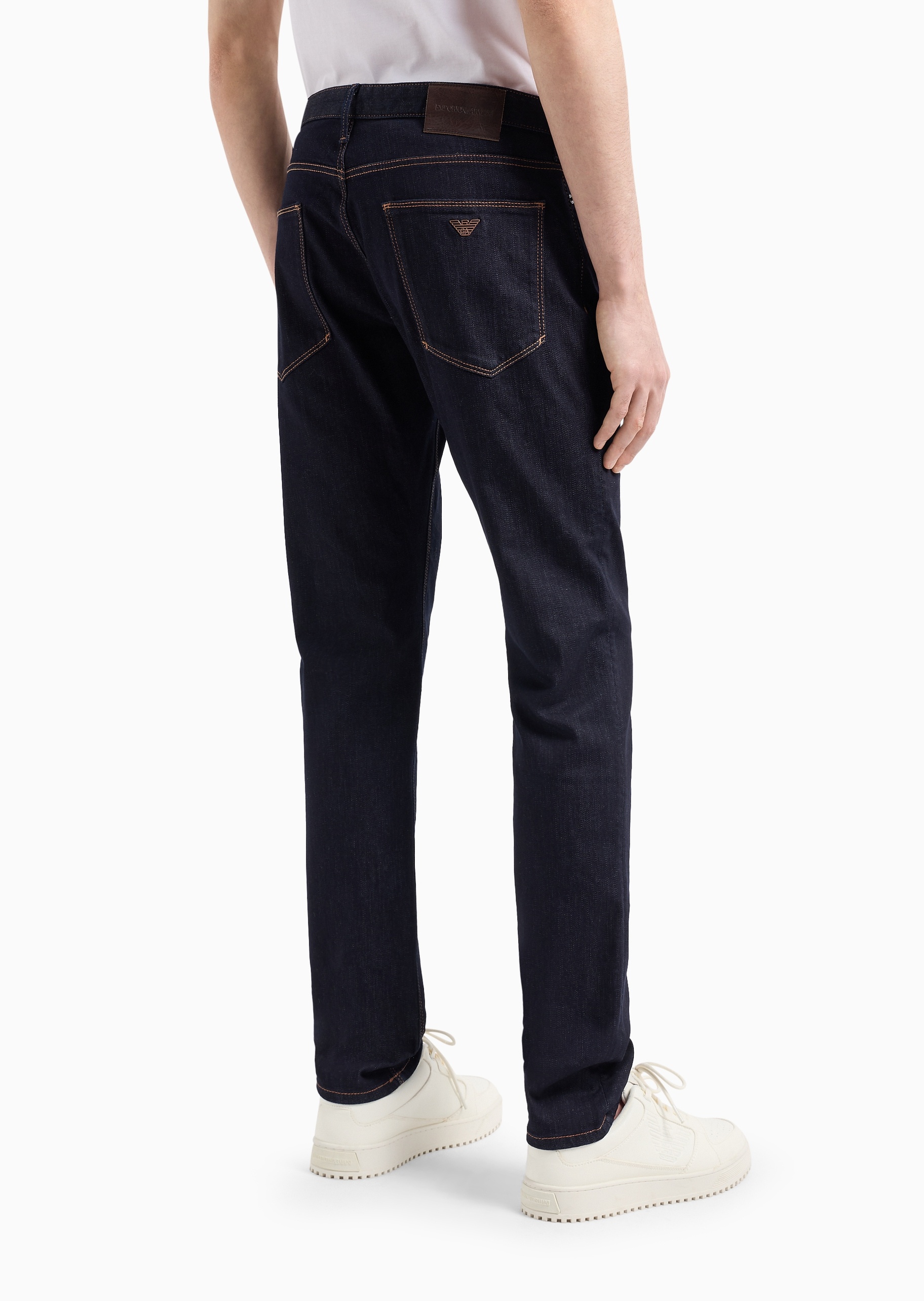 Emporio Armani 男士纯棉微弹修身低腰长款直筒小直脚牛仔裤