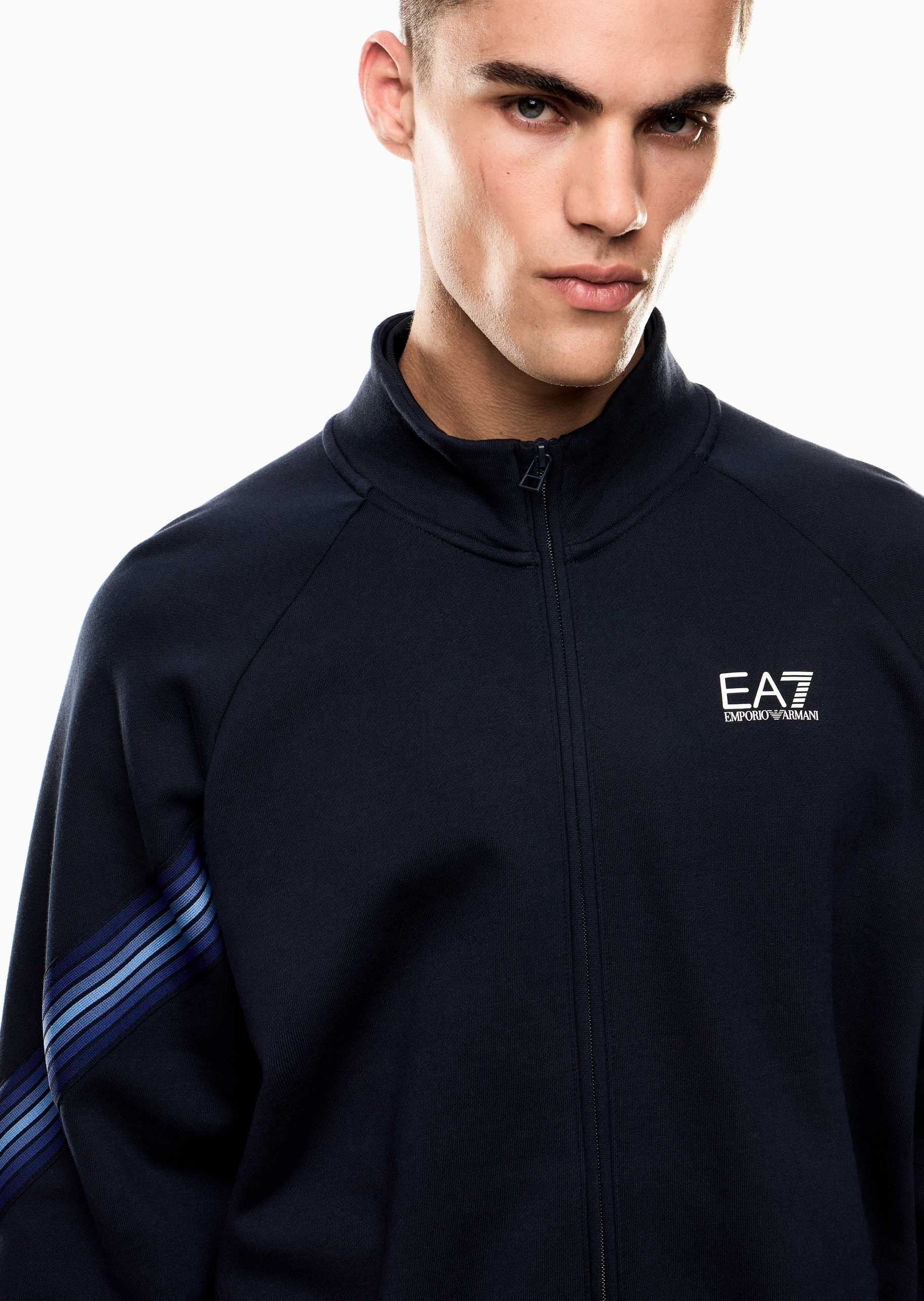 EA7 男士重磅合身长袖立领加绒拉链开衫卫衣外套