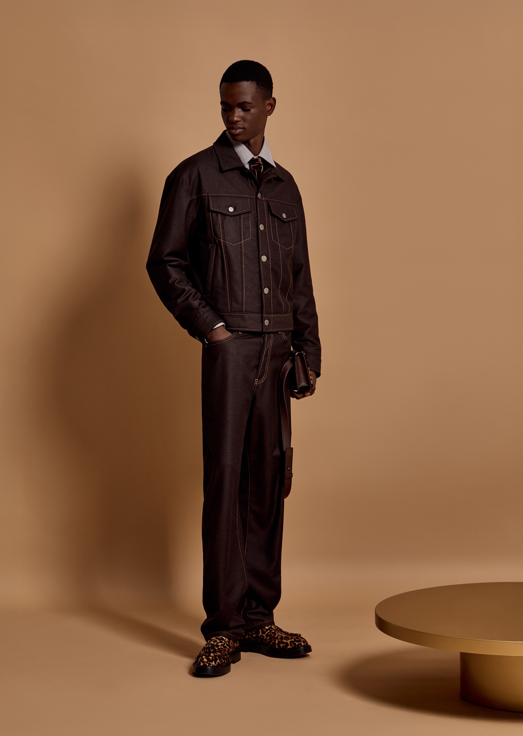 Emporio Armani 男士全绵羊毛短款翻领轻薄复古棉服