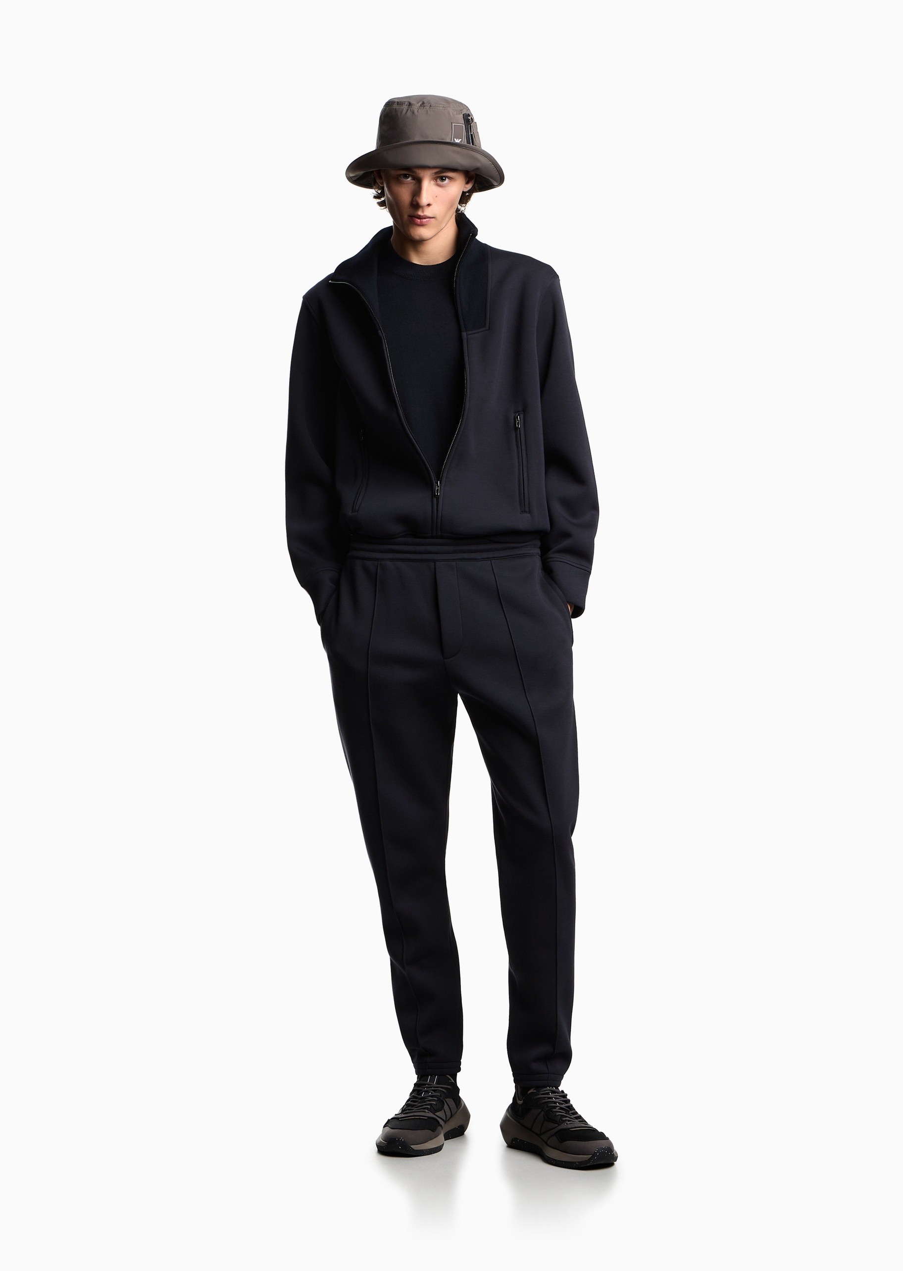 Emporio Armani 男士宽松休闲老钱风束脚运动卫裤