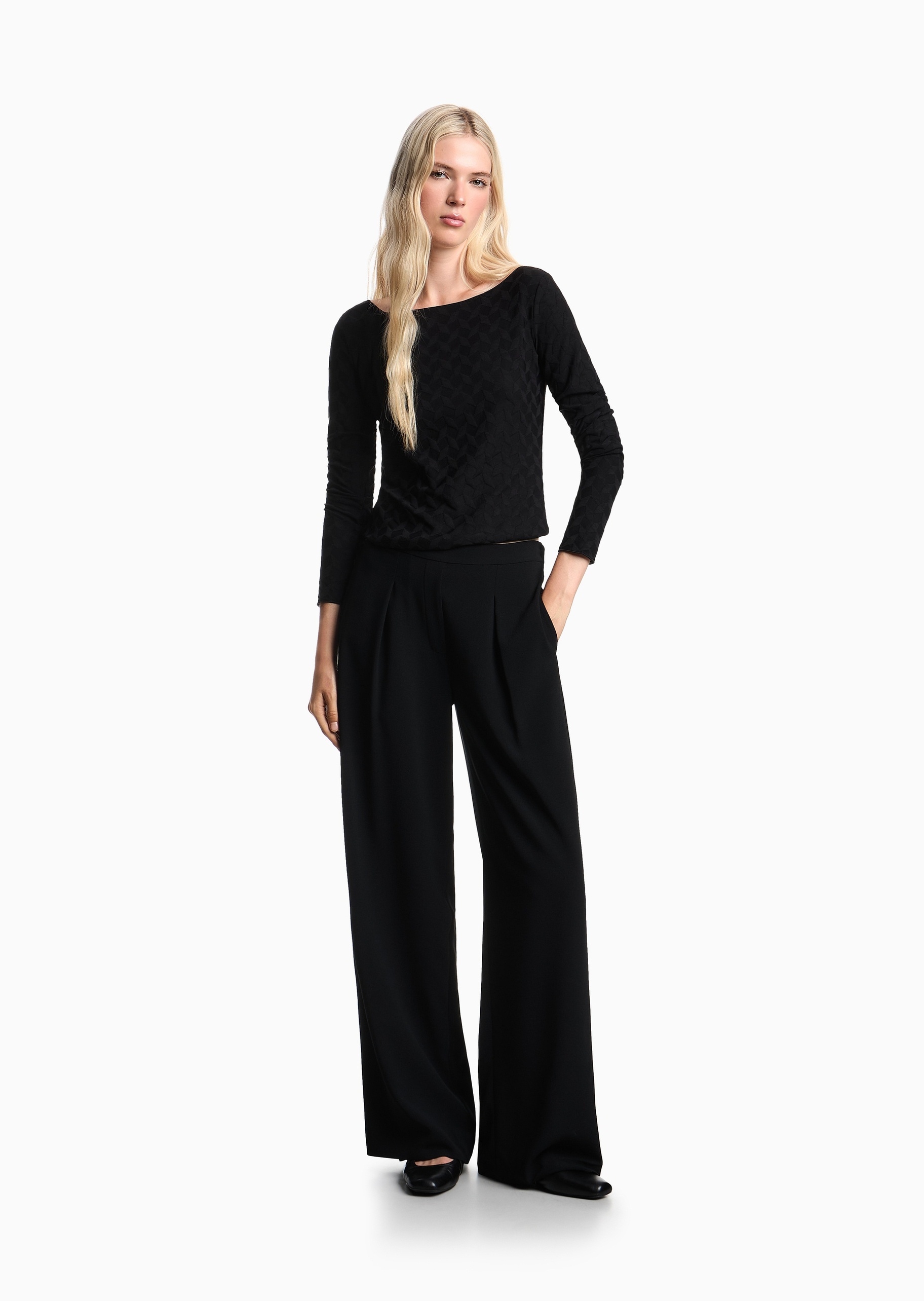 Emporio Armani 女士弹力长袖船领纯色提花针织衫