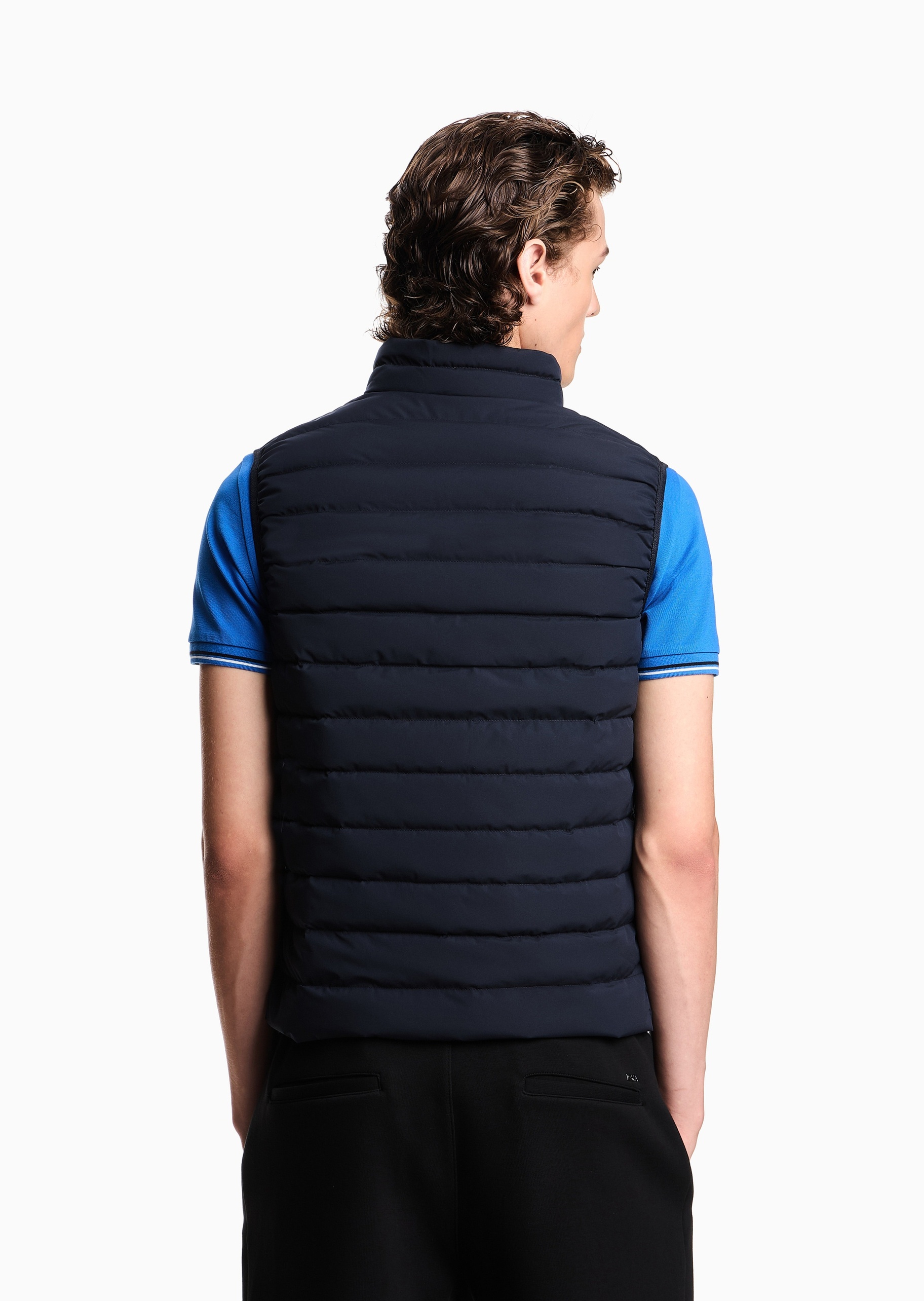 Emporio Armani 男士合身无袖立领纯色拉链羽绒马甲
