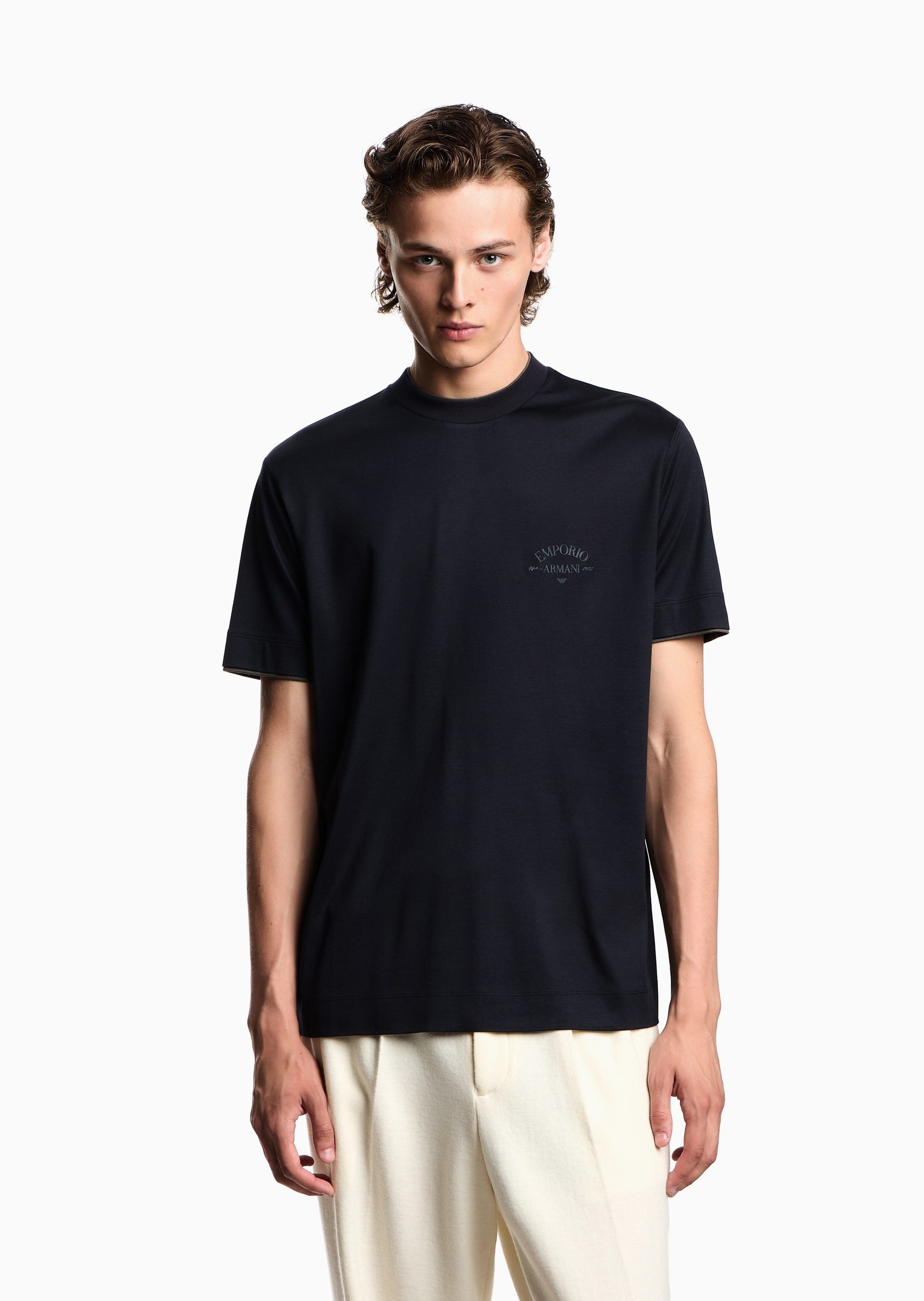 Emporio Armani 男士莱赛尔合身短袖圆领正肩T恤
