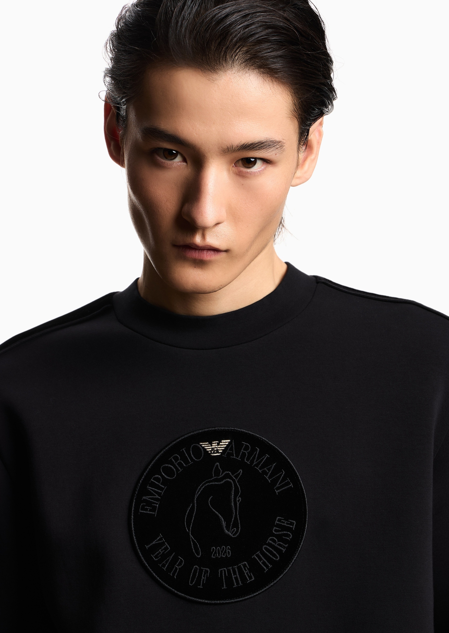 Emporio Armani 马年限定男士宽松长袖圆领拼接刺绣休闲卫衣