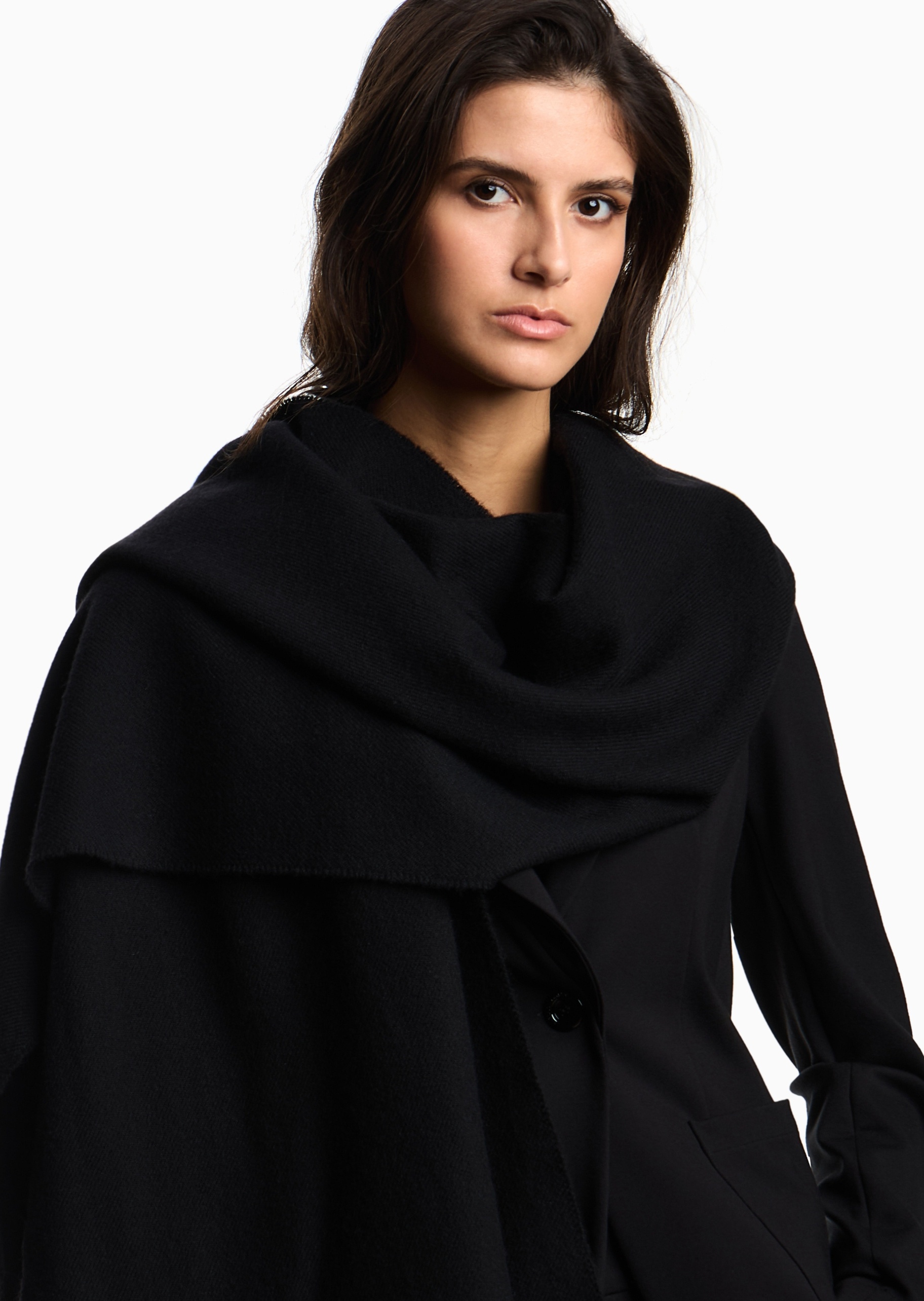 Emporio Armani 女士绵羊毛刺绣保暖披肩围巾外搭