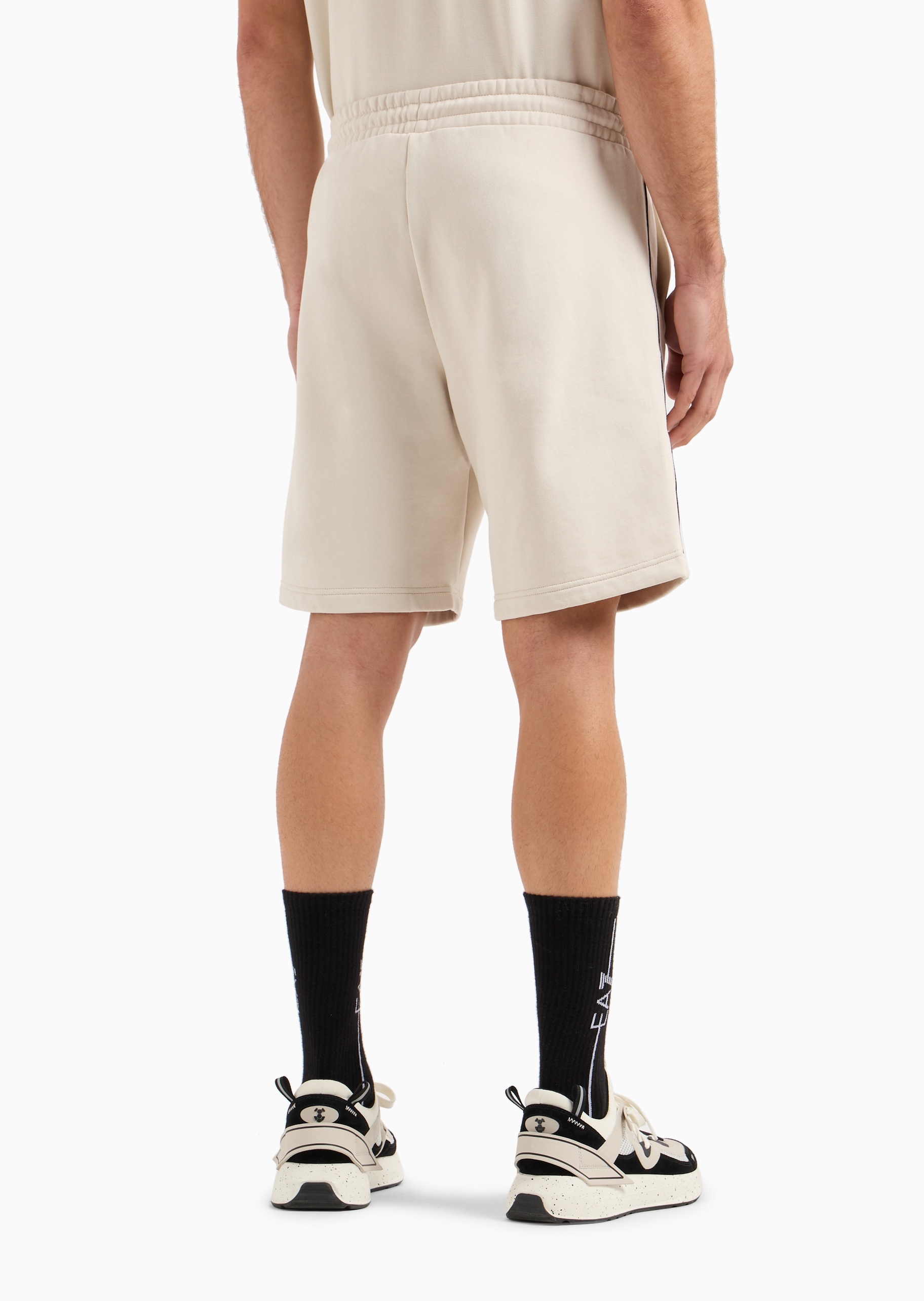 EA7 男士棉质合身系带腰短款纯色运动短裤