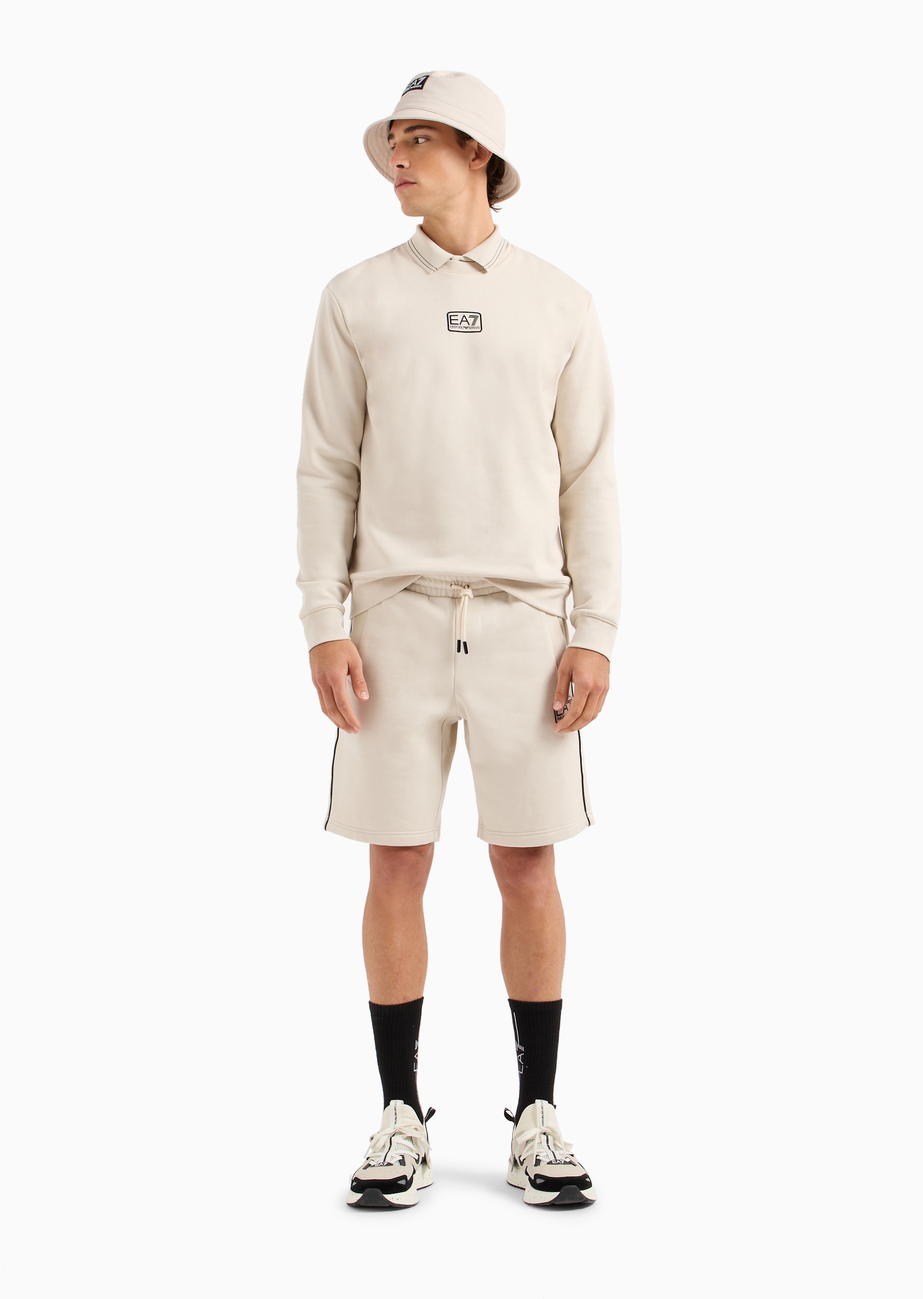 EA7 男士棉质合身系带腰短款纯色运动短裤