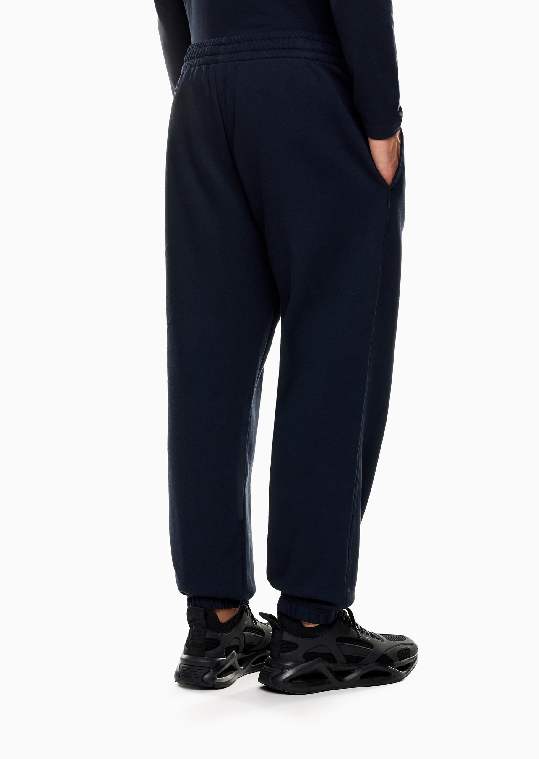 EA7 男士宽松束脚加绒户外健身训练运动卫裤