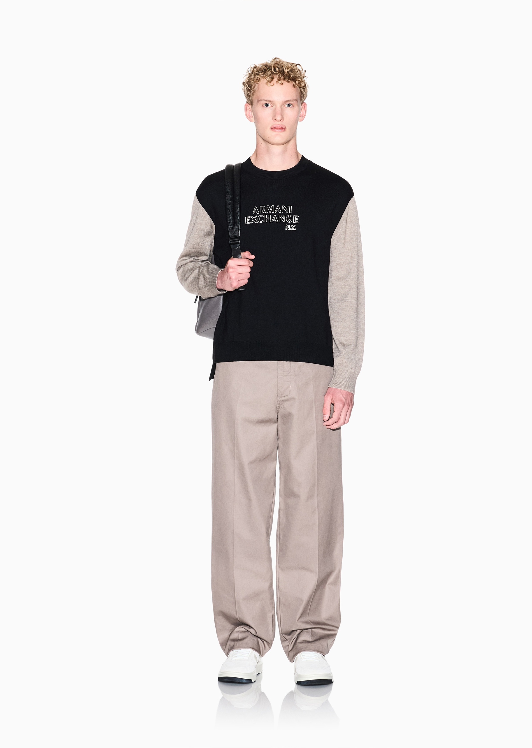 ARMANI EXCHANGE 男士长袖圆领撞色拼接刺绣套头毛衣