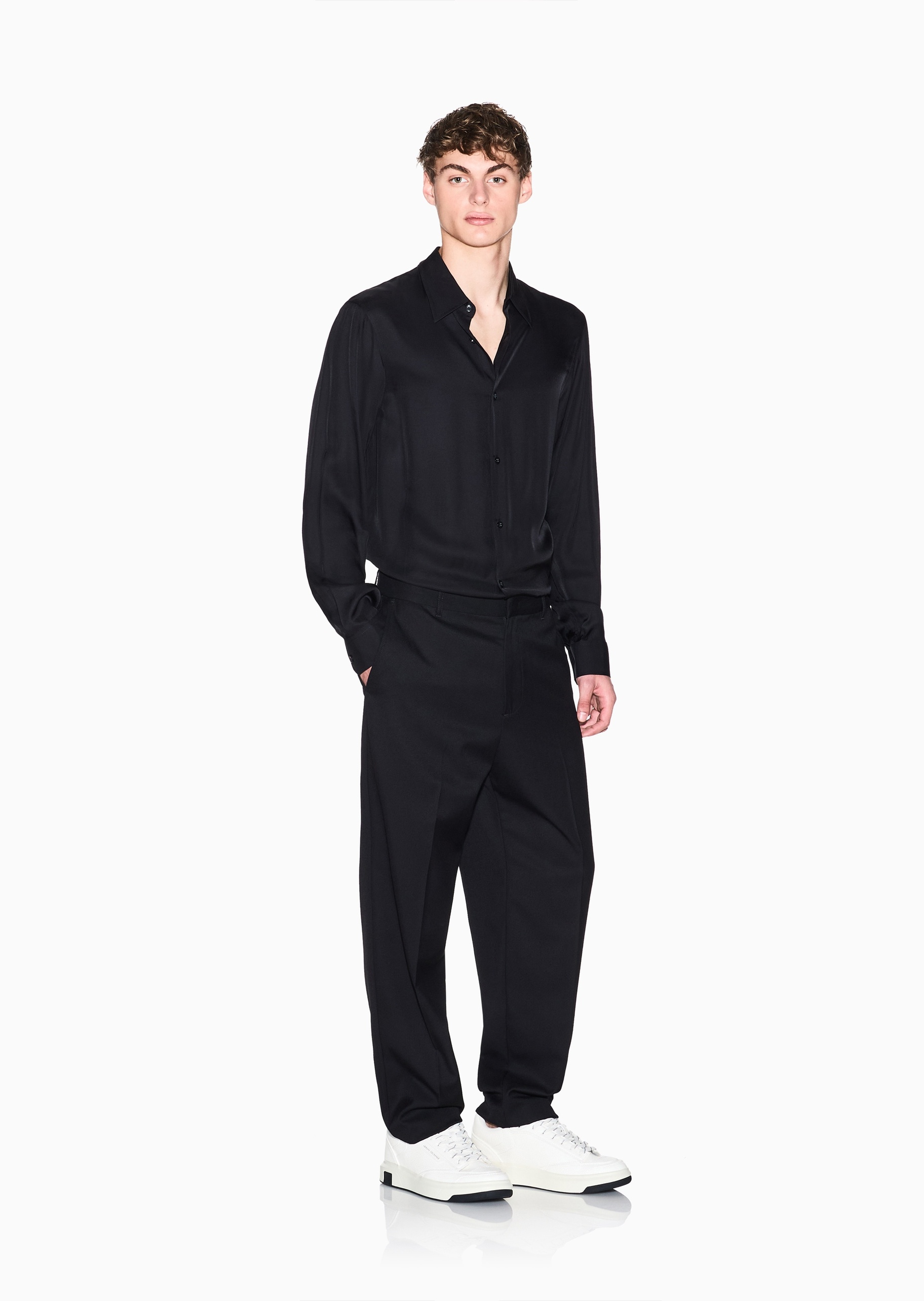 ARMANI EXCHANGE 男士长袖翻领纽扣门襟纯色休闲衬衫