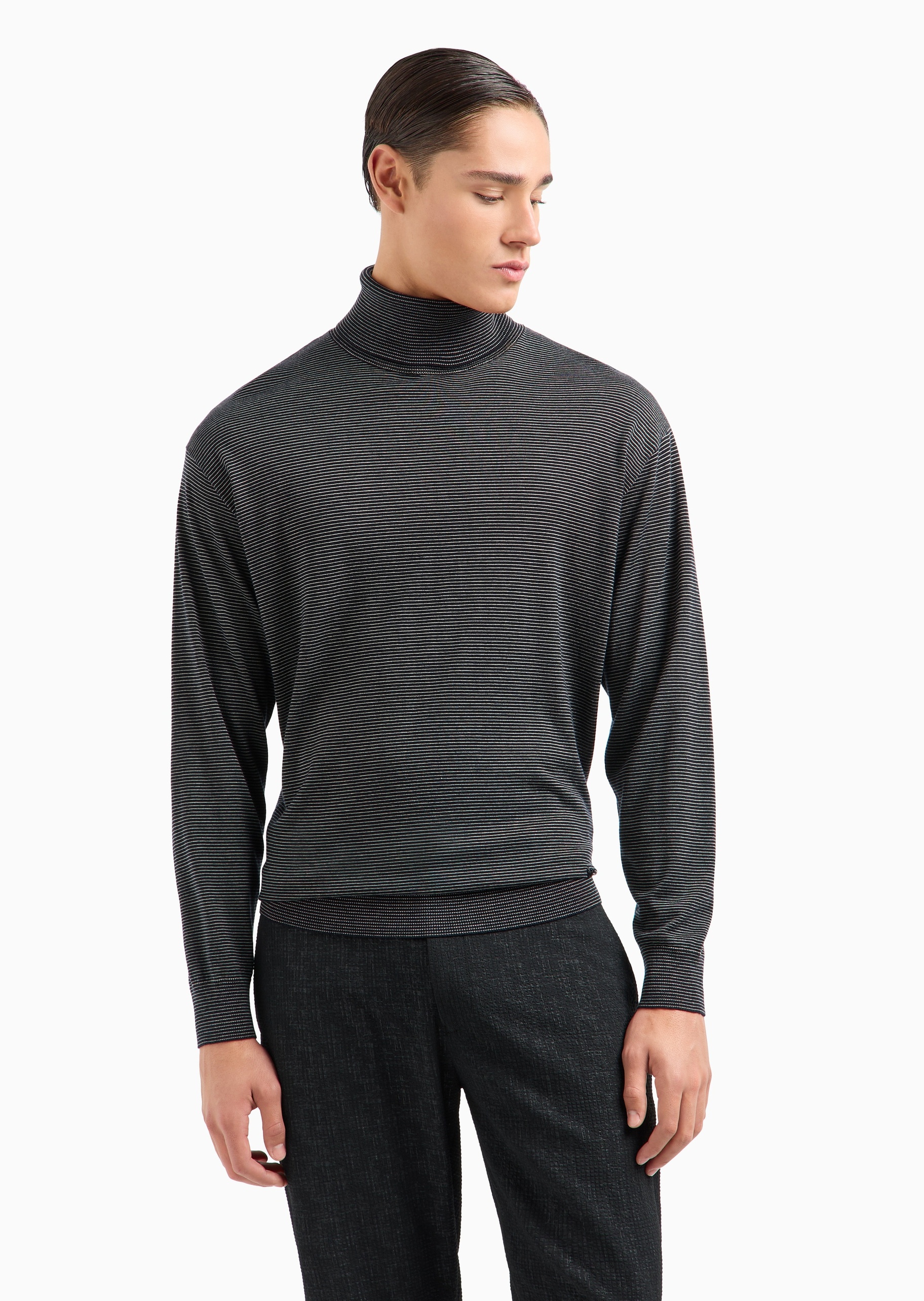 Emporio Armani 男士合身长袖高翻领通体条纹套头毛衣