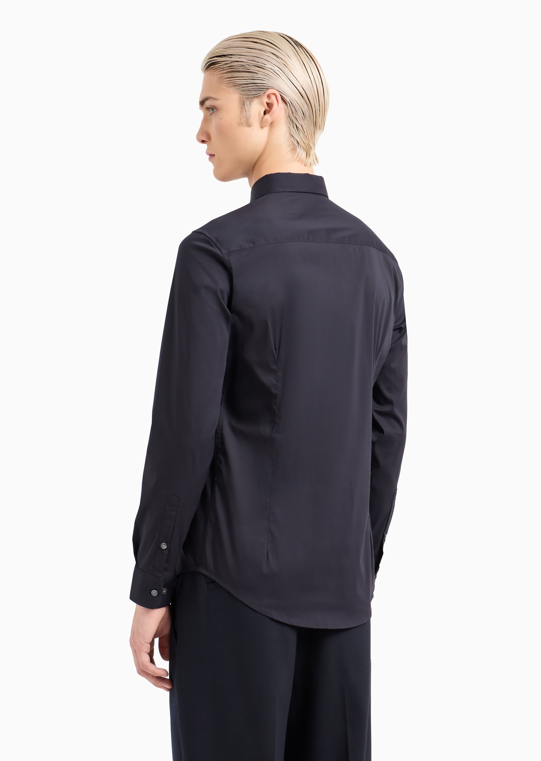 Emporio Armani 男士棉质微弹修身长袖翻领纯色衬衫