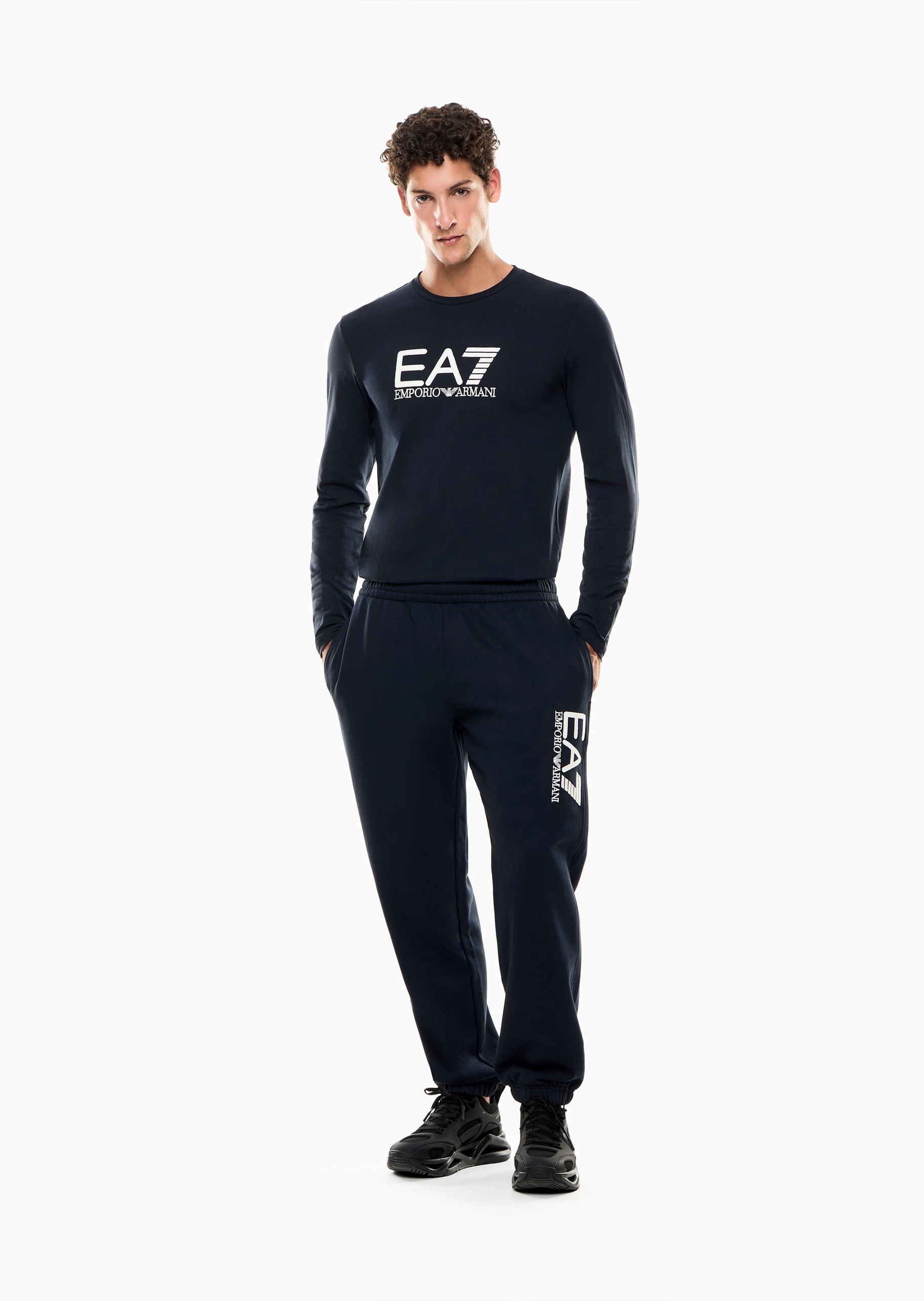 EA7 男士棉质宽松长款加绒锥形束脚慢跑卫裤