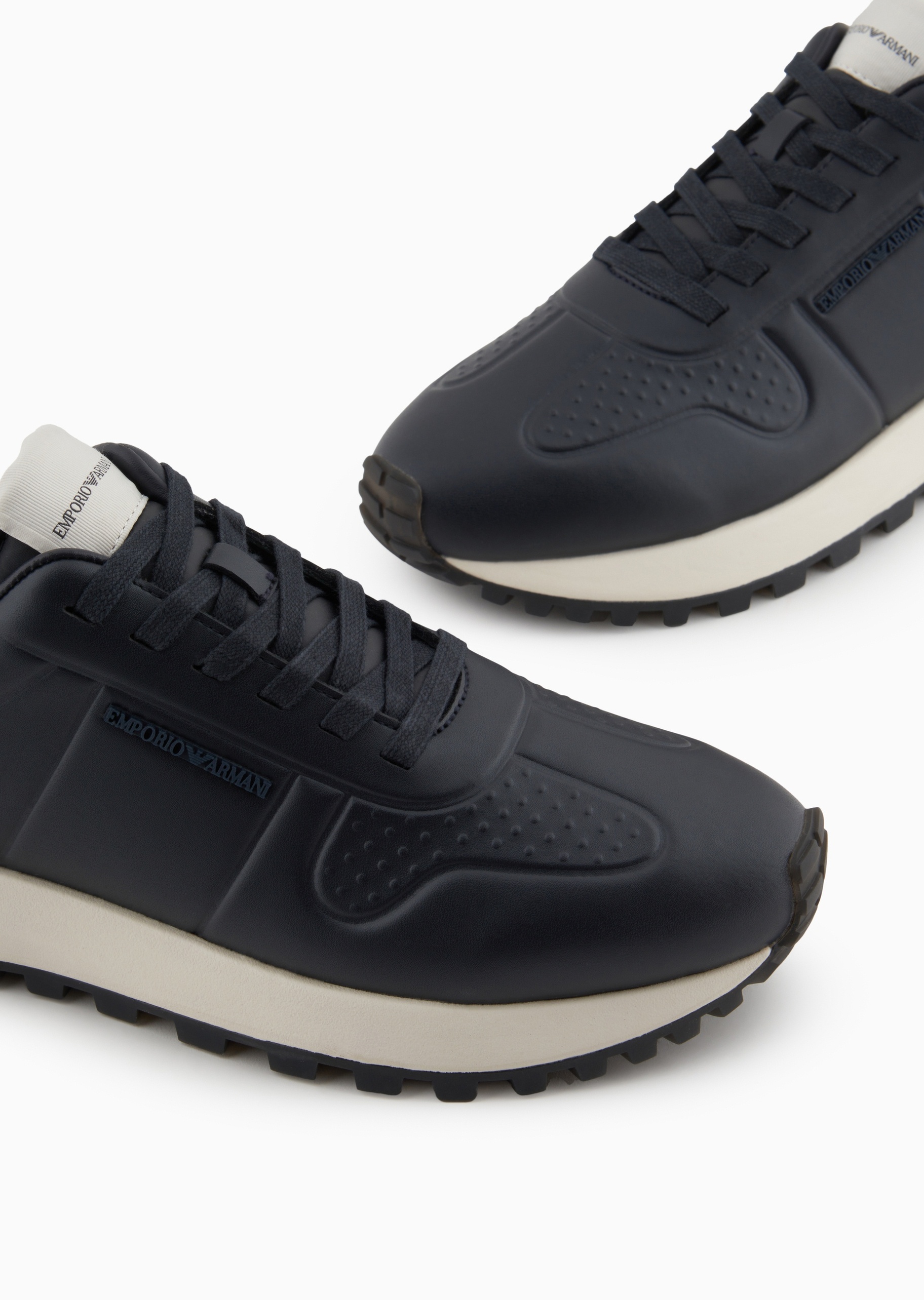 Emporio Armani 男士轻户外低帮牛皮剖层革运动休闲鞋