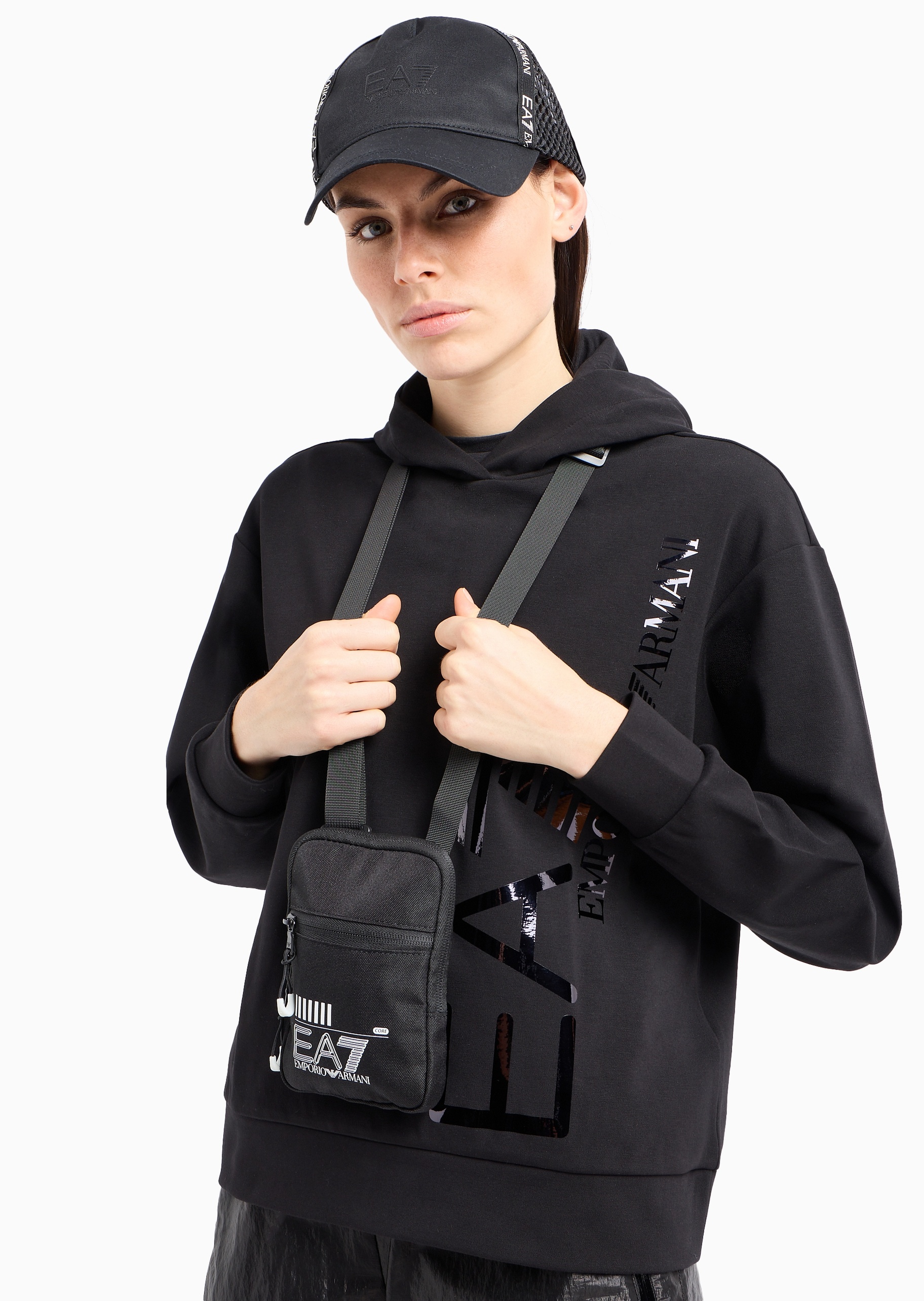 EA7 男女同款迷你拉链竖款可调节健身单肩斜挎包