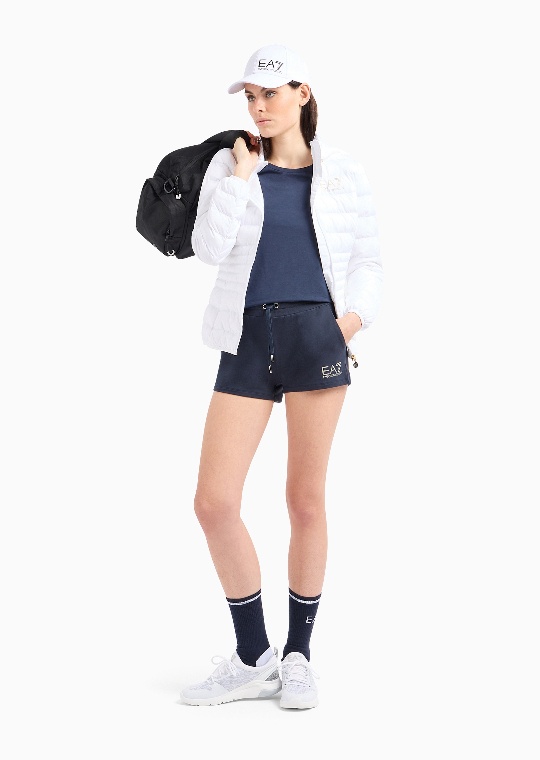 EA7 女士纯棉弹力合身系带腰短款印花运动短裤