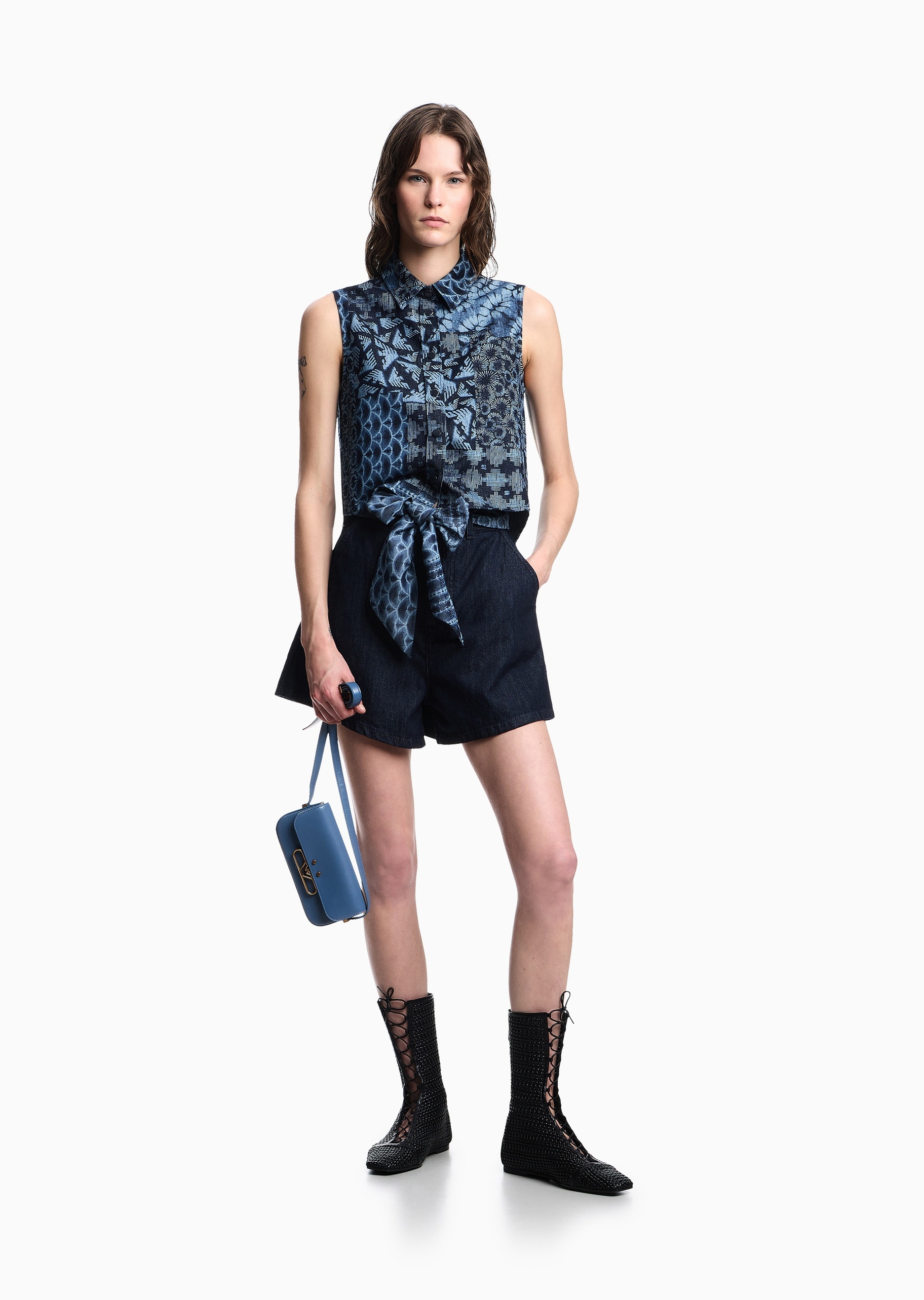 Emporio Armani 女士全棉合身高腰直筒印花腰带牛仔短裤