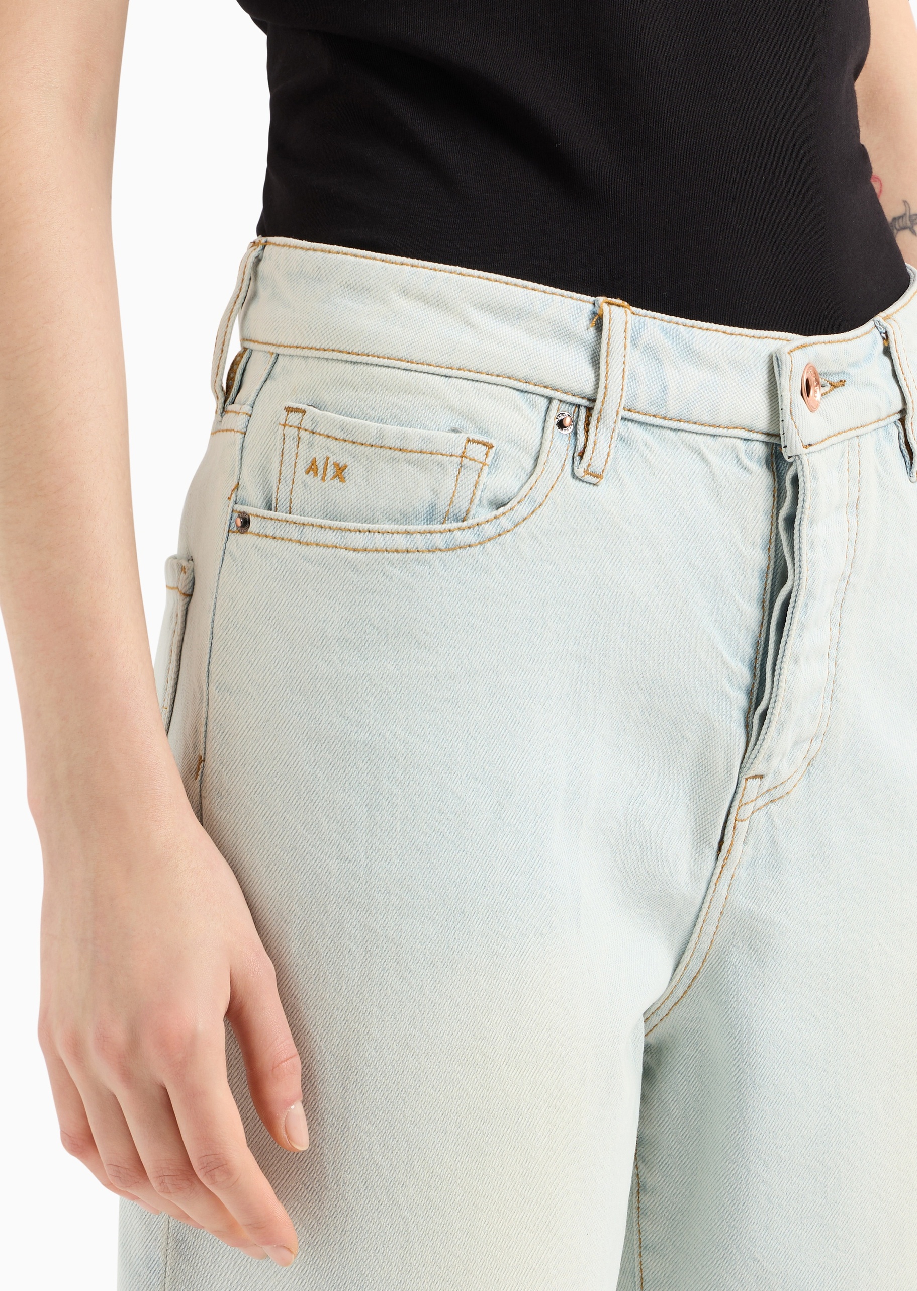 ARMANI EXCHANGE 女士全棉合身中腰九分锥形水洗牛仔裤