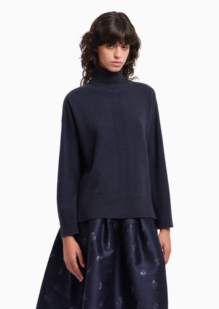 Emporio Armani 女士绵羊毛长袖高翻领落肩纯色毛衣