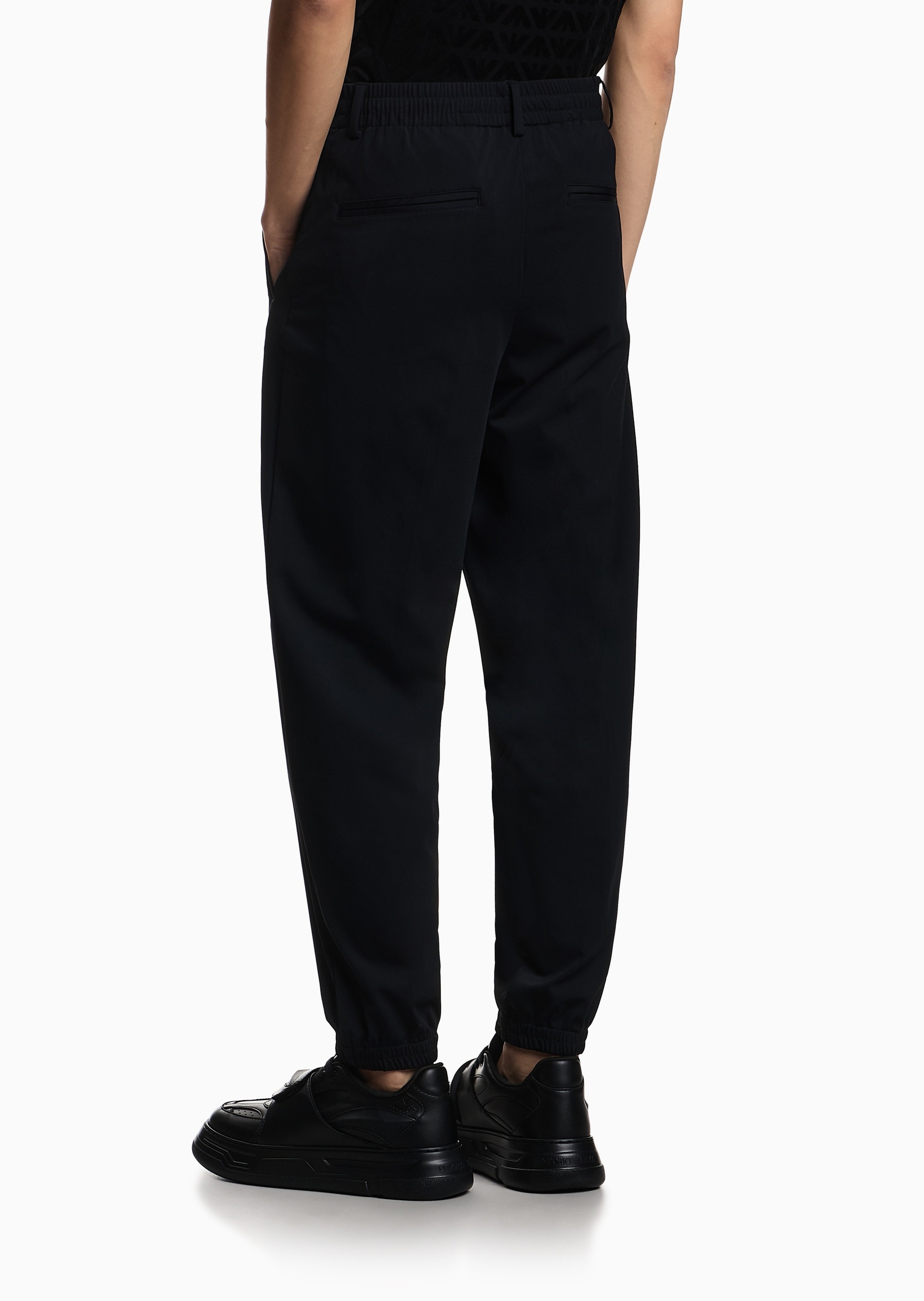 Emporio Armani 男士弹力宽松长款锥形束脚休闲裤