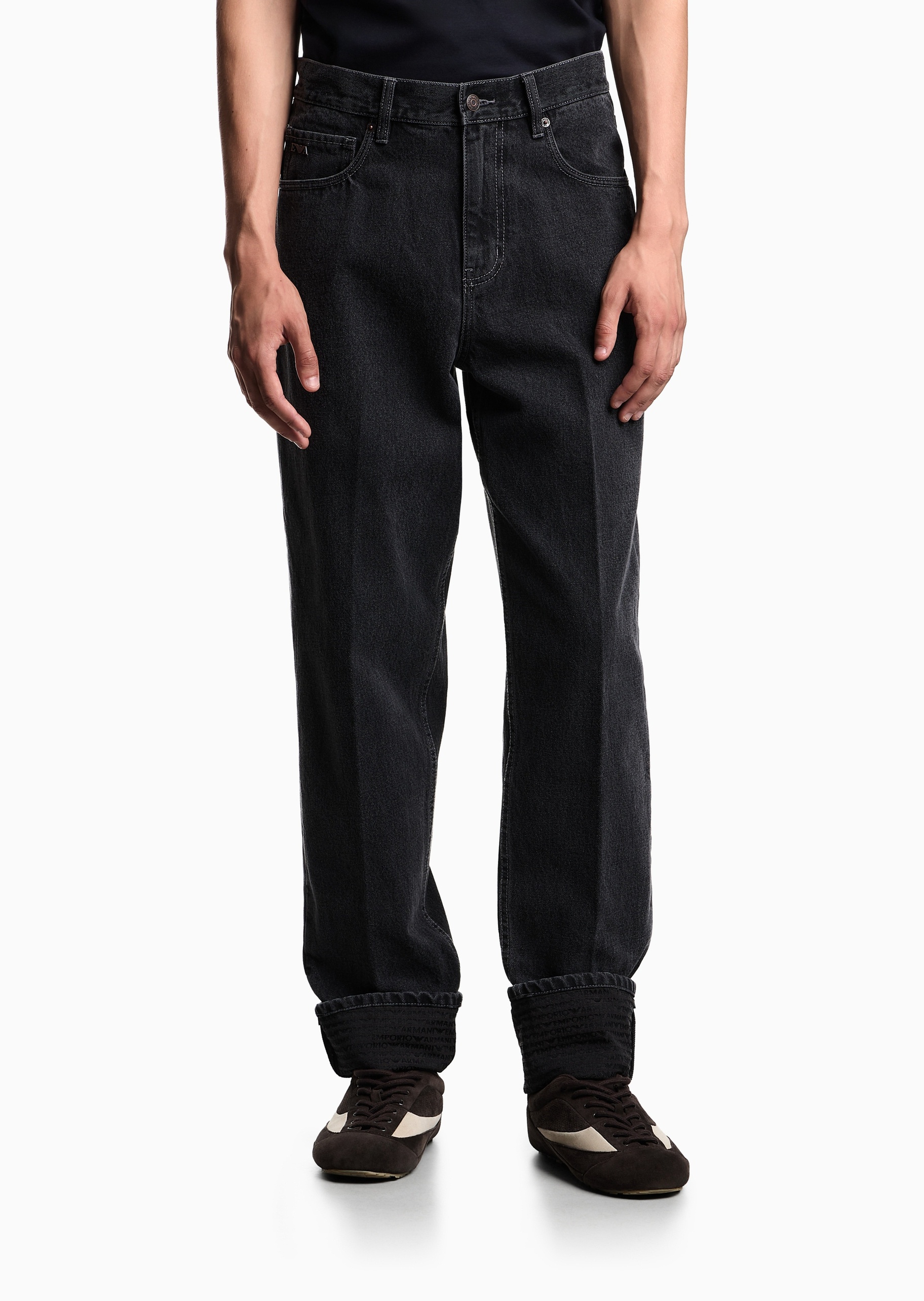 Emporio Armani 男士宽松中腰卷边复古纯棉牛仔裤