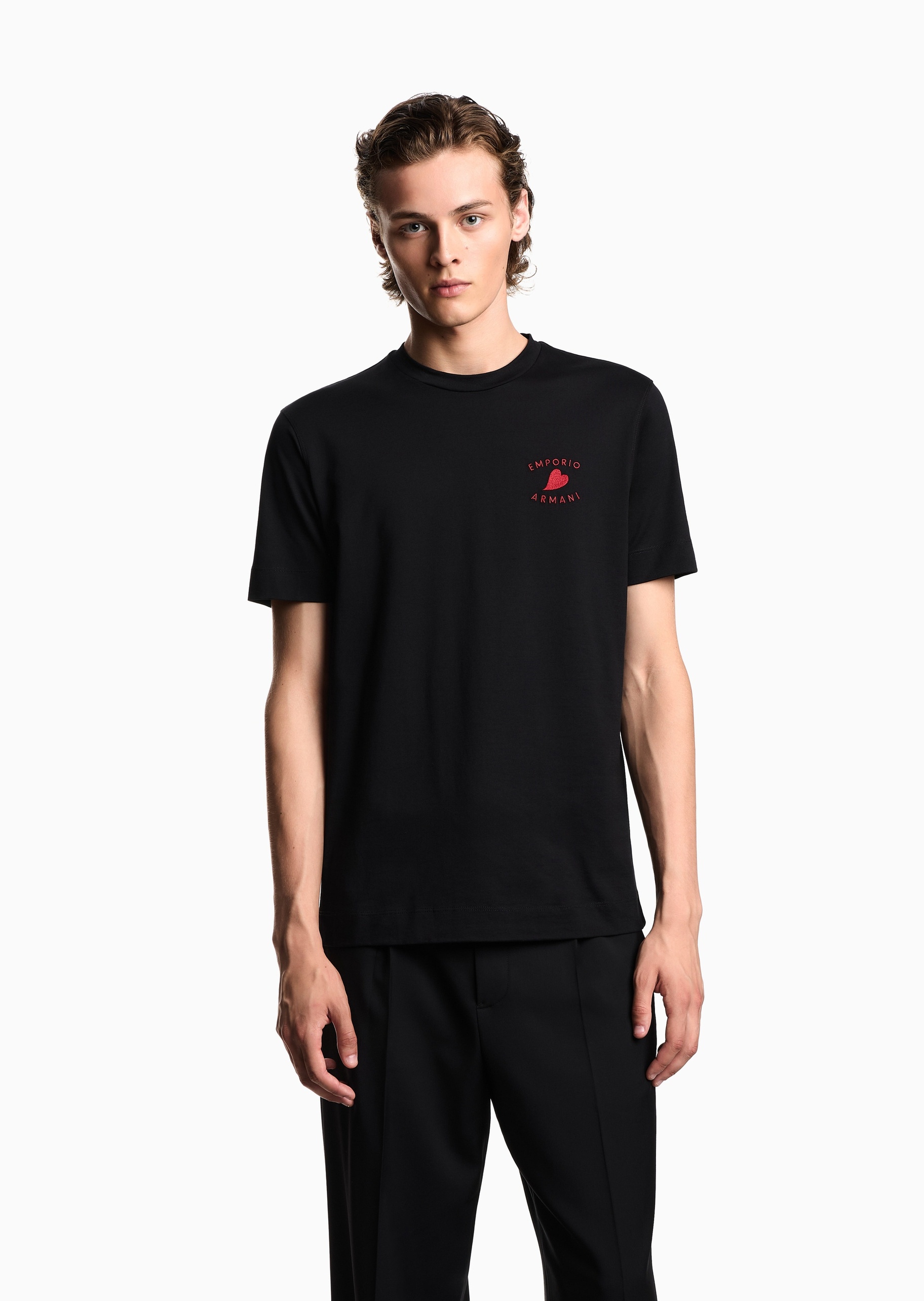 Emporio Armani 男女同款纯棉合身短袖圆领正肩爱意刺绣T恤