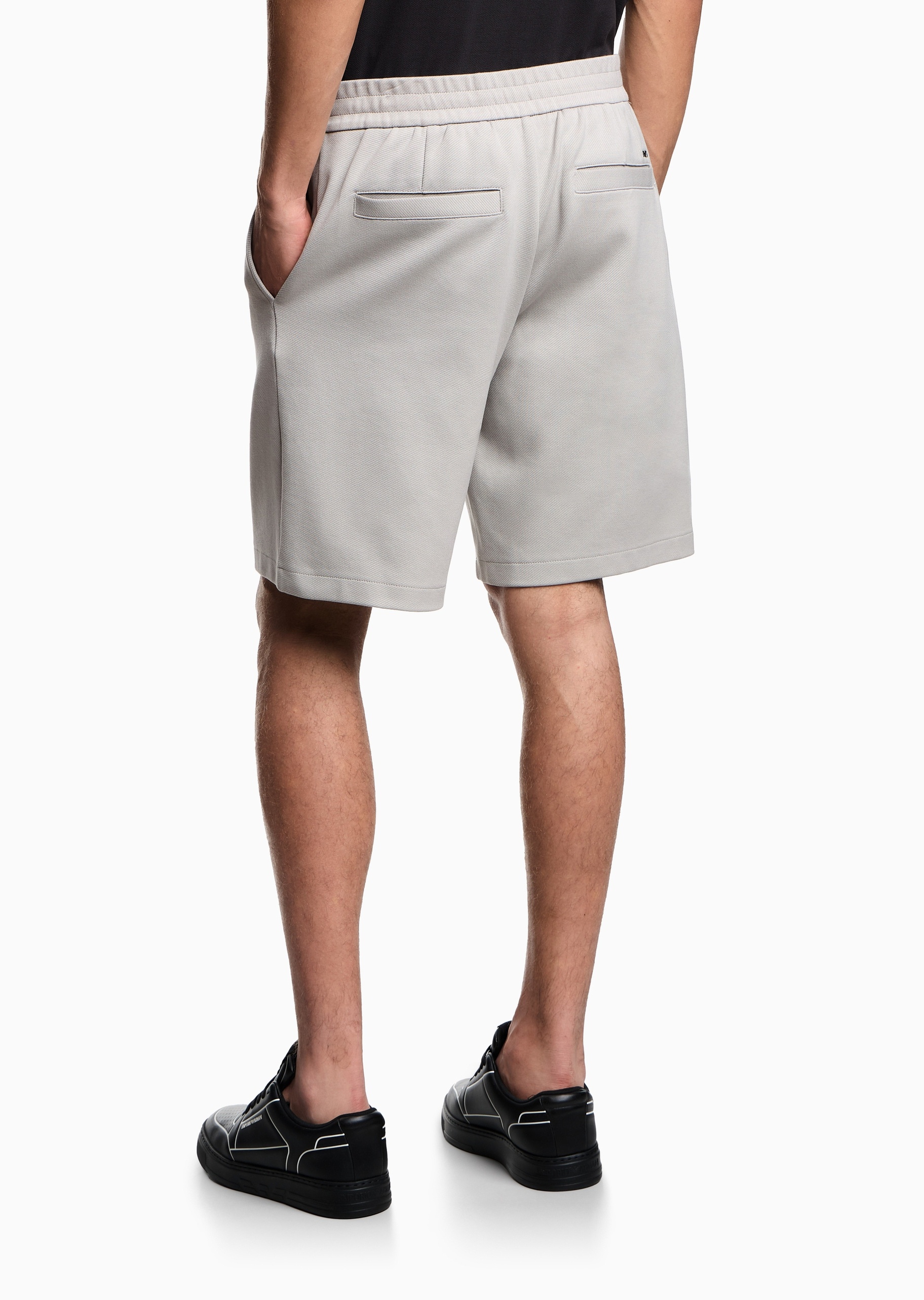 Emporio Armani 男士棉质微弹合身直筒休闲纯色短裤