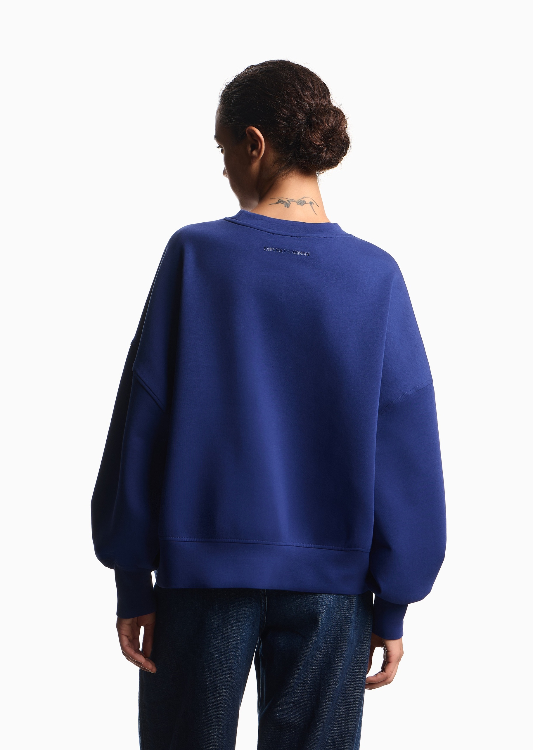 Emporio Armani 女士套头圆领宽松廓形落肩刺绣休闲卫衣