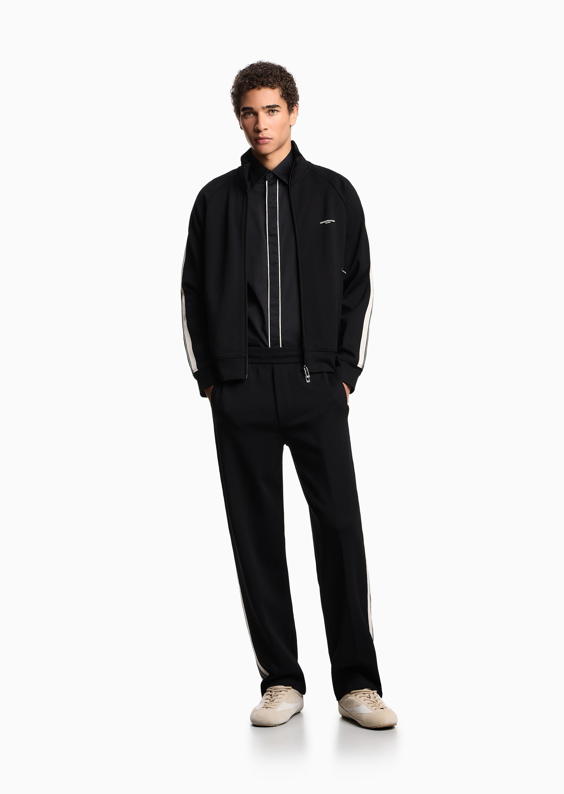 Emporio Armani 男士纯棉刺绣长袖人夫感西装衬衫