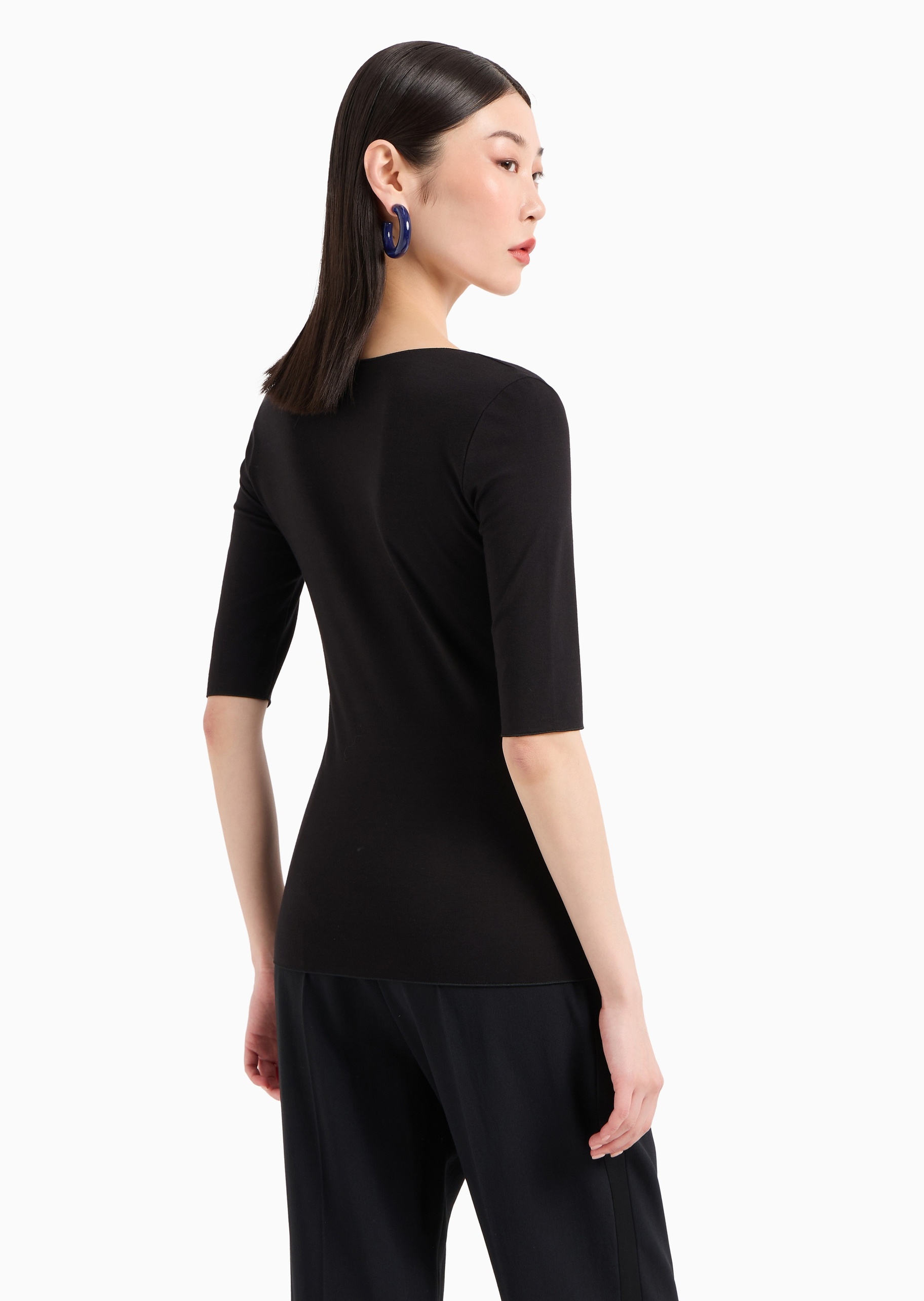 Emporio Armani 女士人造棉微弹修身中袖V领纯色针织T恤