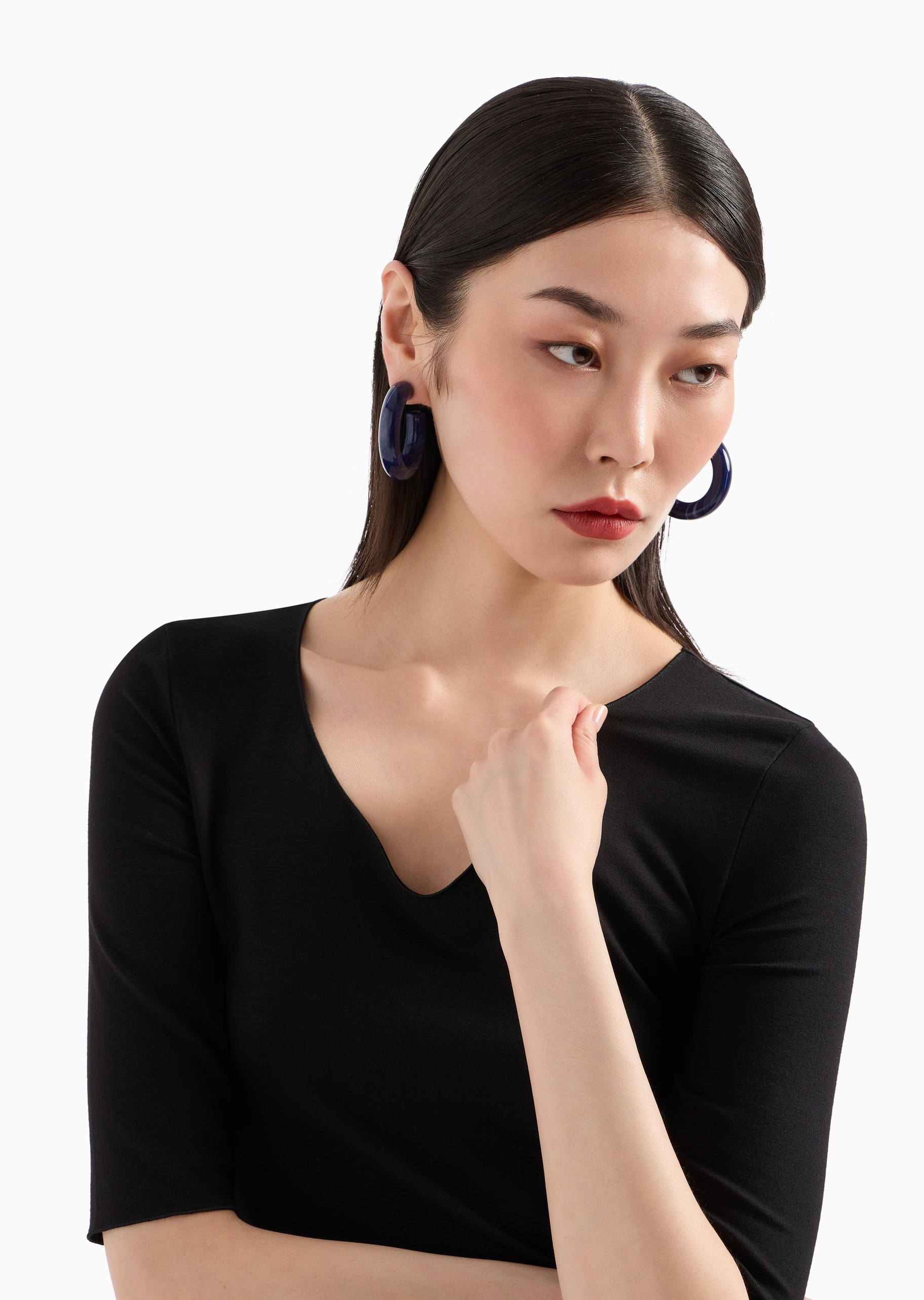 Emporio Armani 女士人造棉微弹修身中袖V领纯色针织T恤