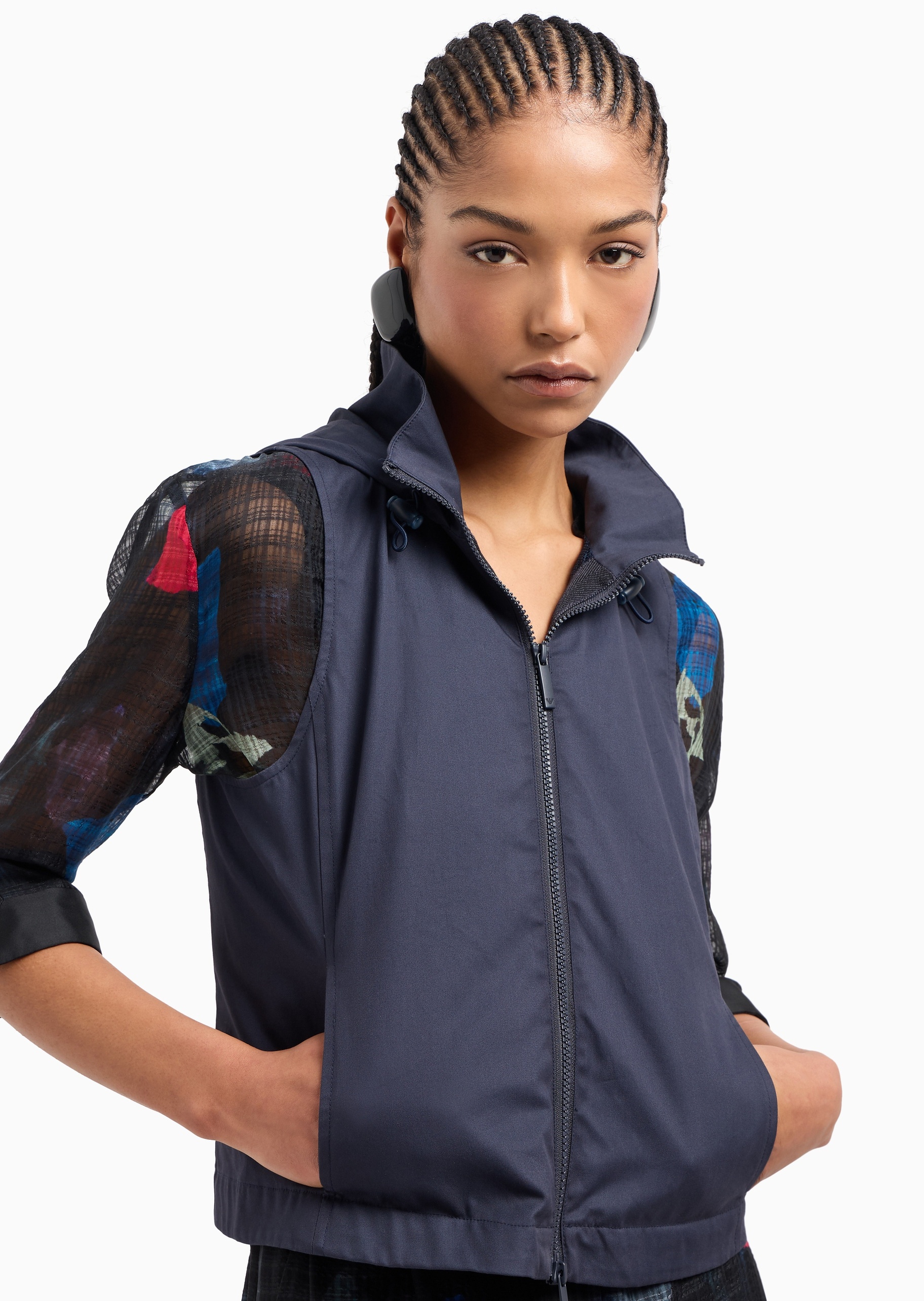 Emporio Armani 女士合身长袖可拆内胆连帽秀场同款夹克