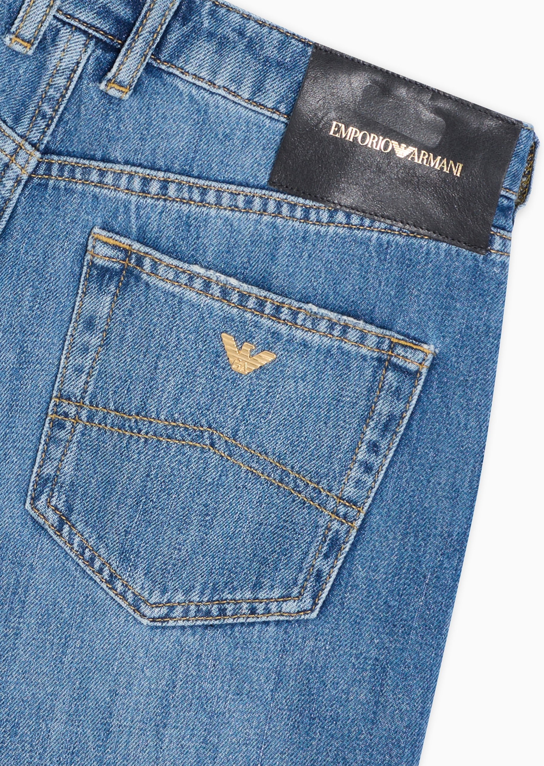 Emporio Armani 女士全棉宽松中腰长款锥形水洗牛仔裤