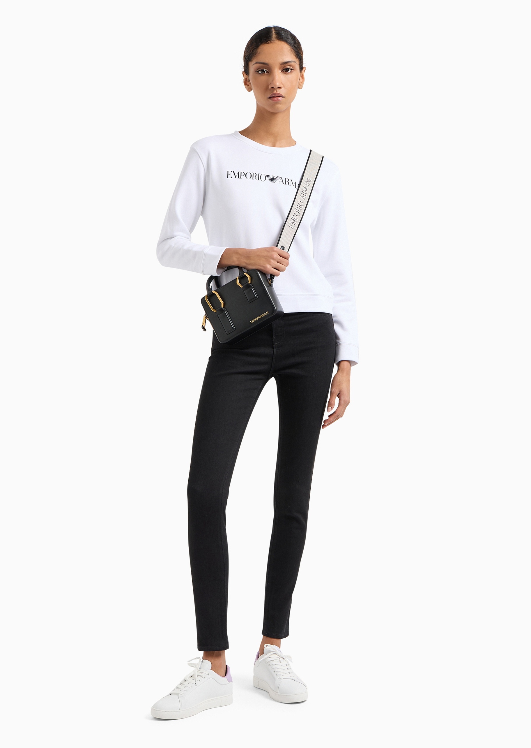 Emporio Armani 女士全棉合身长袖短款圆领落肩卫衣