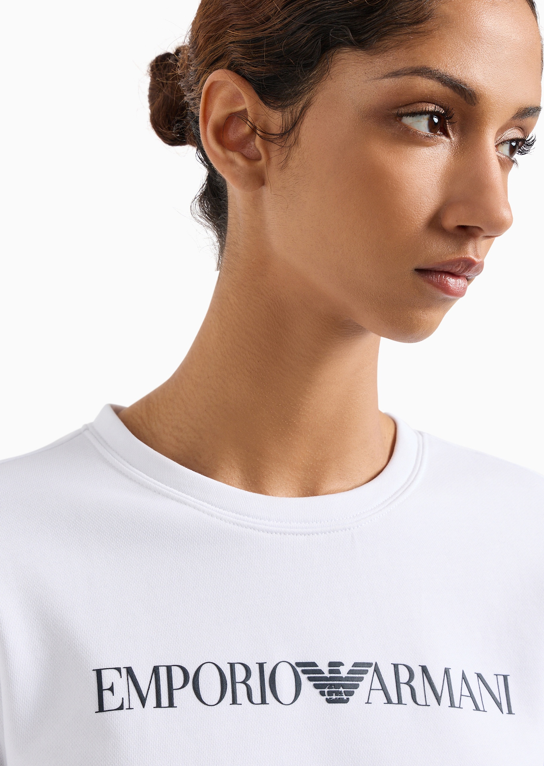 Emporio Armani 女士全棉合身长袖短款圆领落肩卫衣