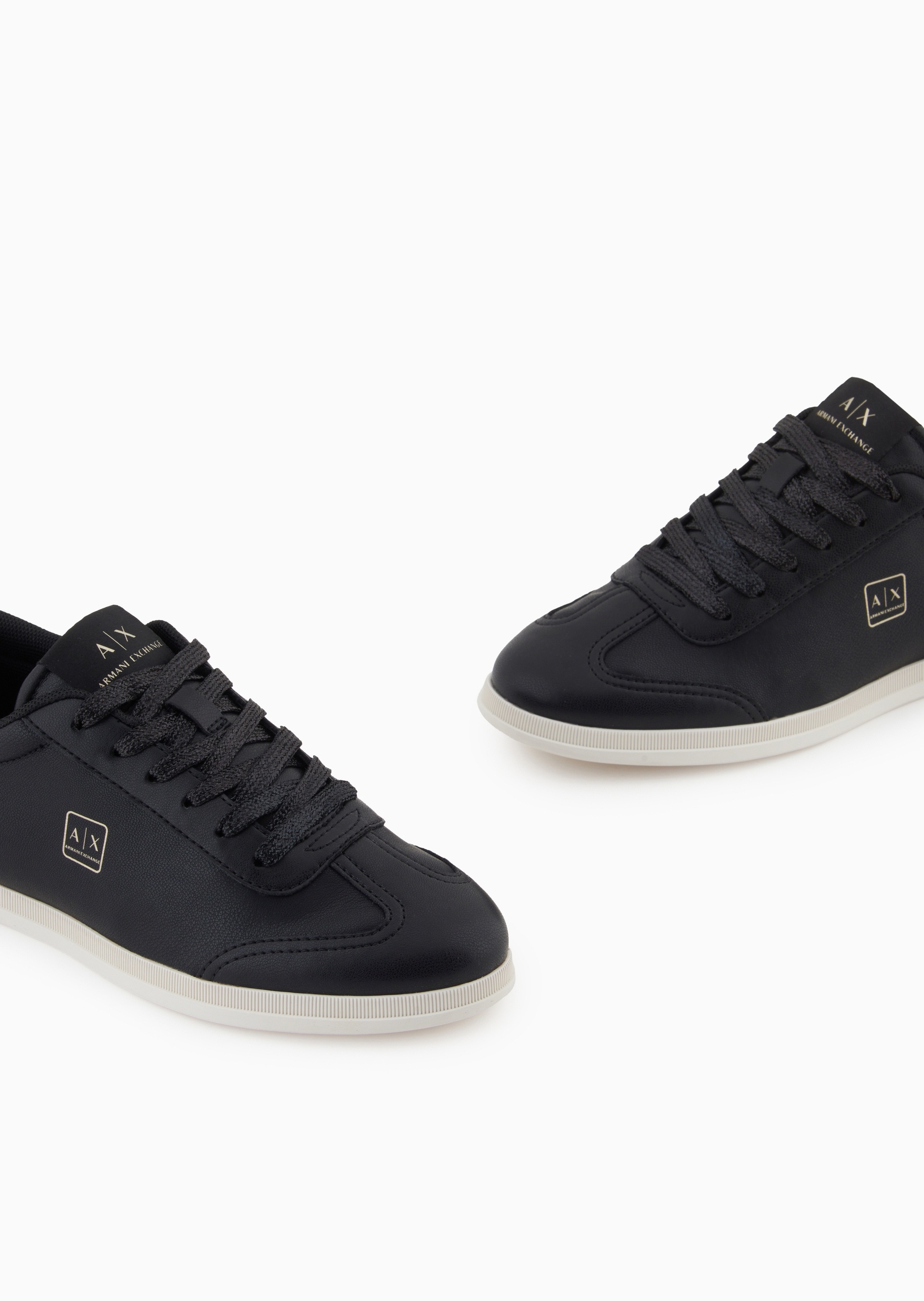 ARMANI EXCHANGE 女士系带低帮T字头平底纯色休闲鞋