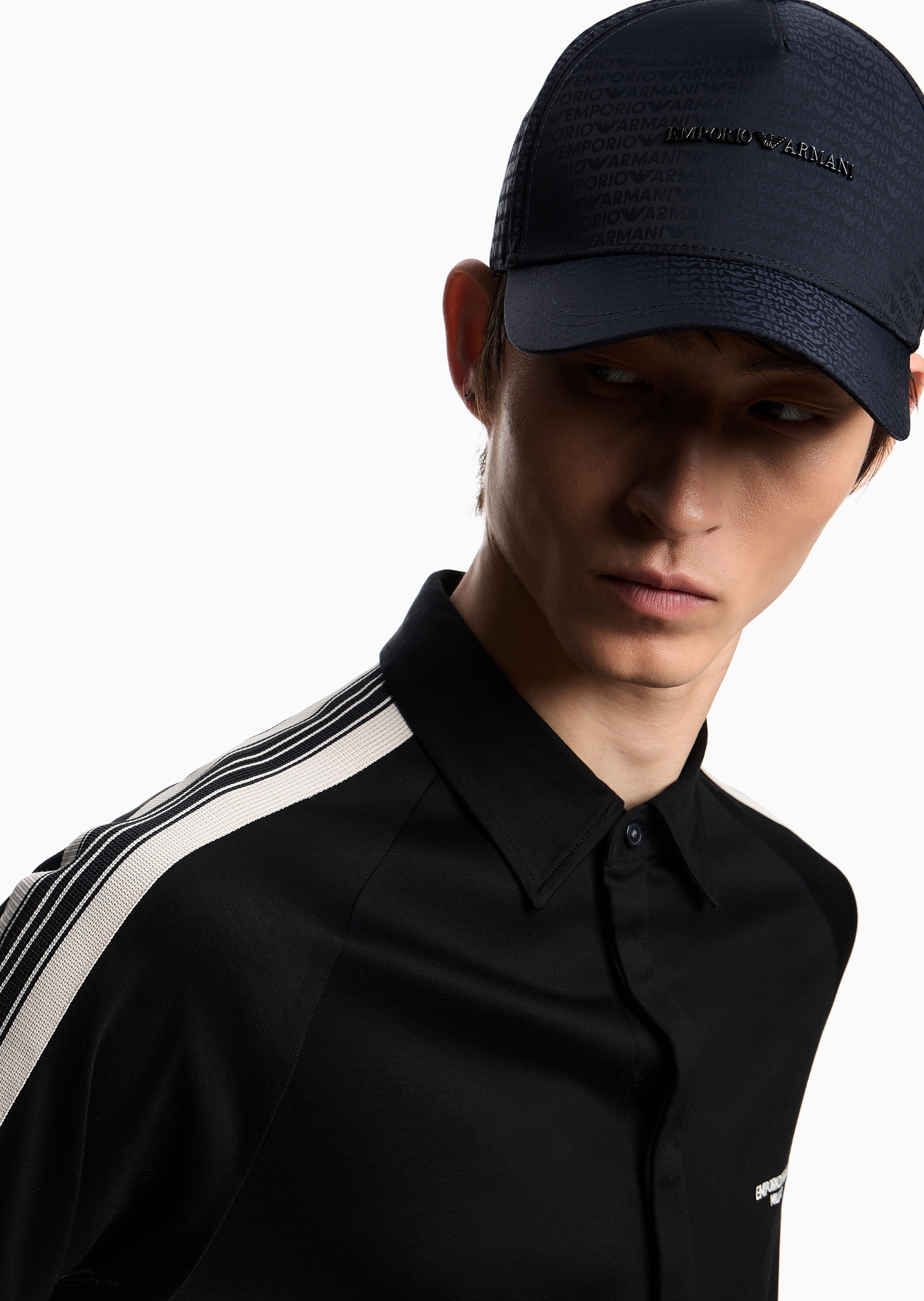 Emporio Armani 男士魔术贴圆顶弯檐时尚老花棒球帽