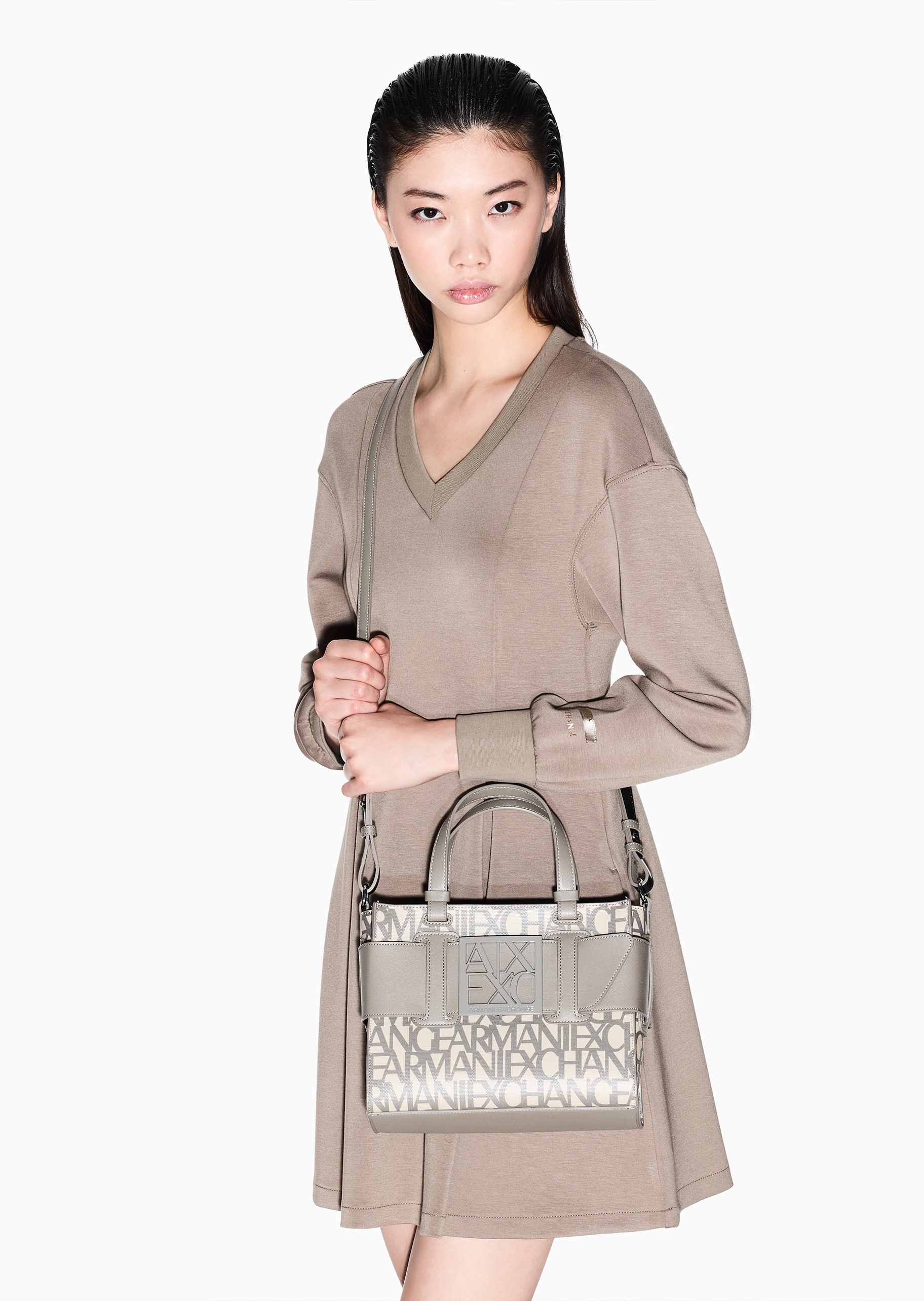 ARMANI EXCHANGE 女士休闲通勤老花单肩手提斜挎托特包