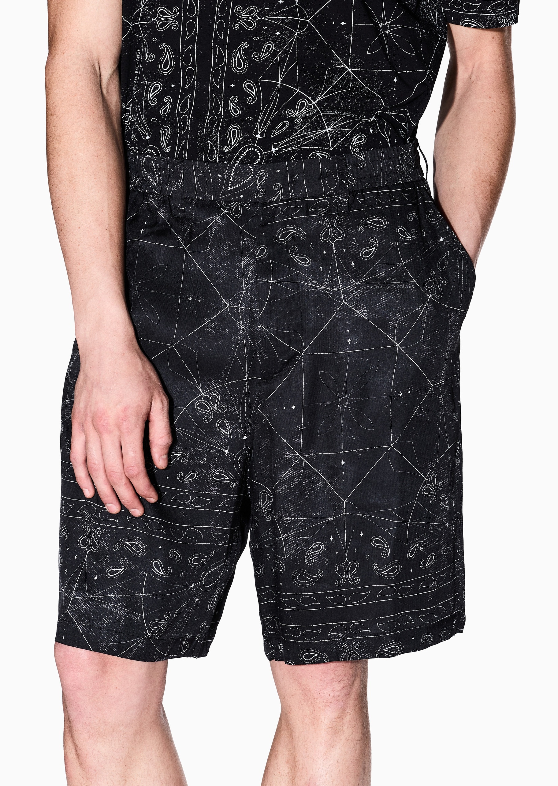 ARMANI EXCHANGE 男士人造棉直筒腰果花休闲时尚短裤