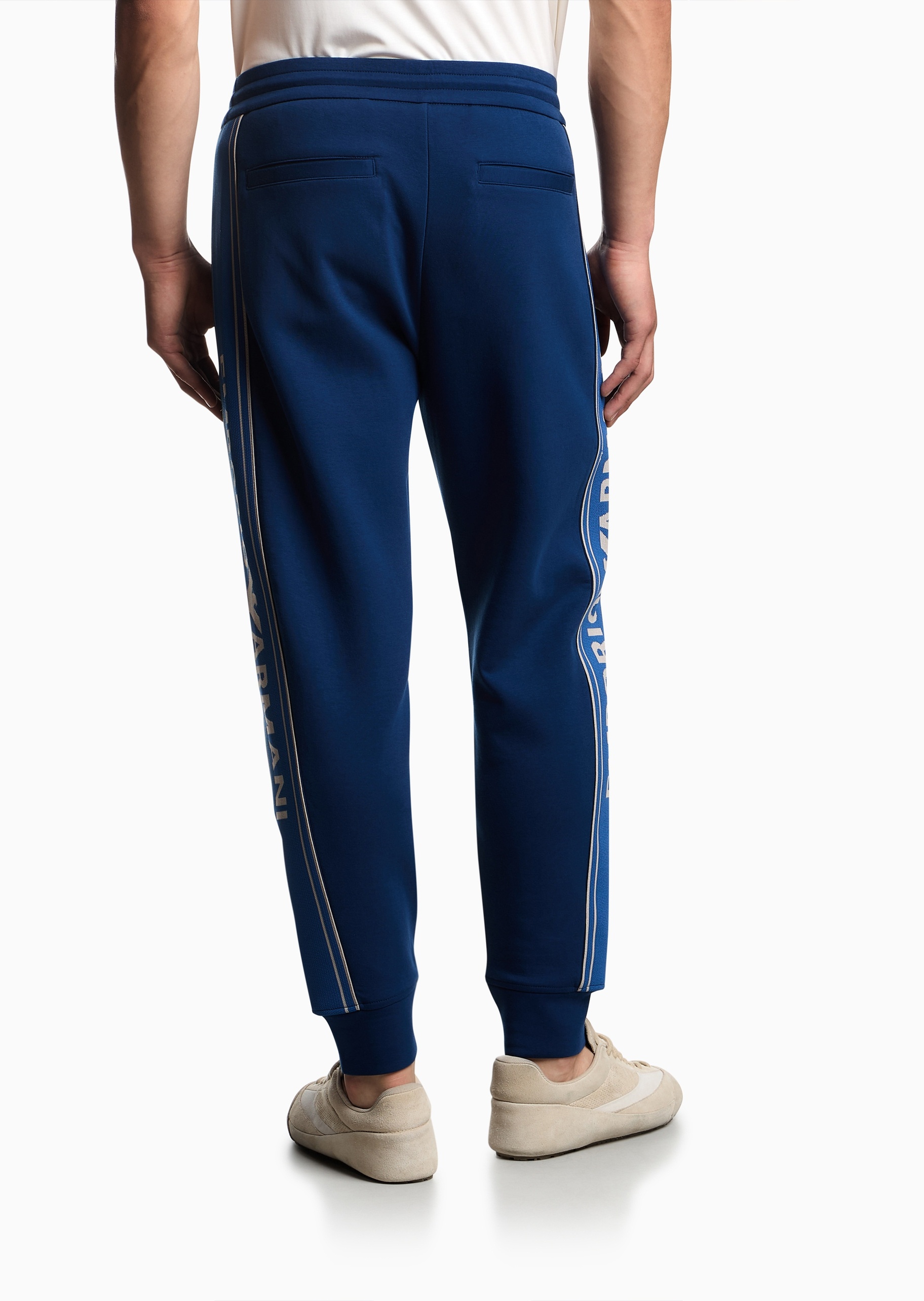 Emporio Armani 男士宽松休闲复古锥形束脚运动卫裤
