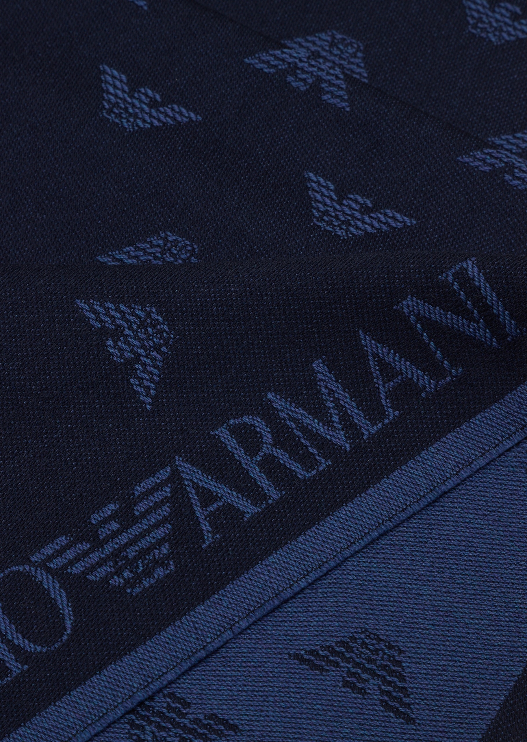 Emporio Armani 男士全绵羊毛围脖式长方形短流苏提花围巾