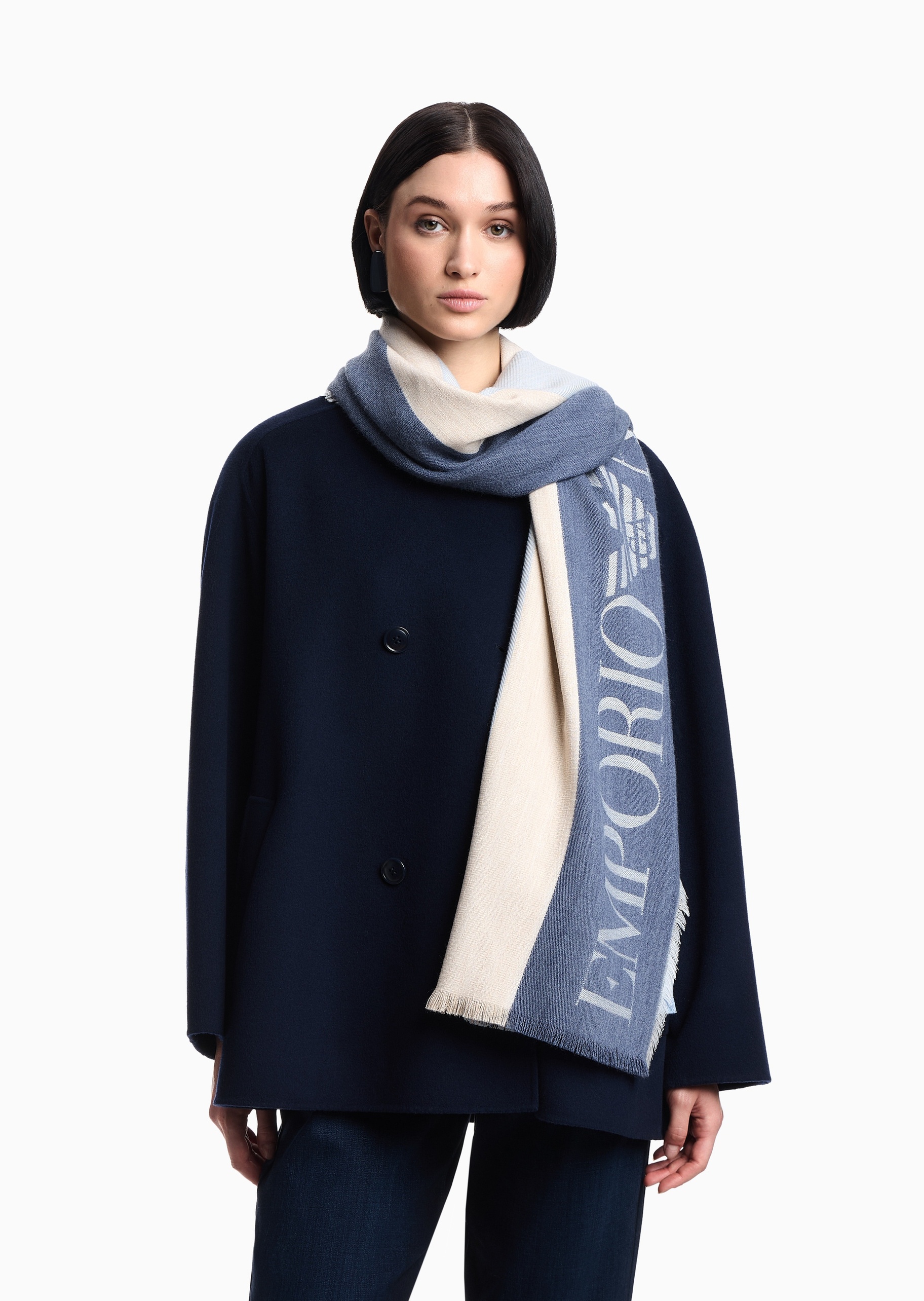 Emporio Armani 女士长方形短穗边竖条纹提花披肩